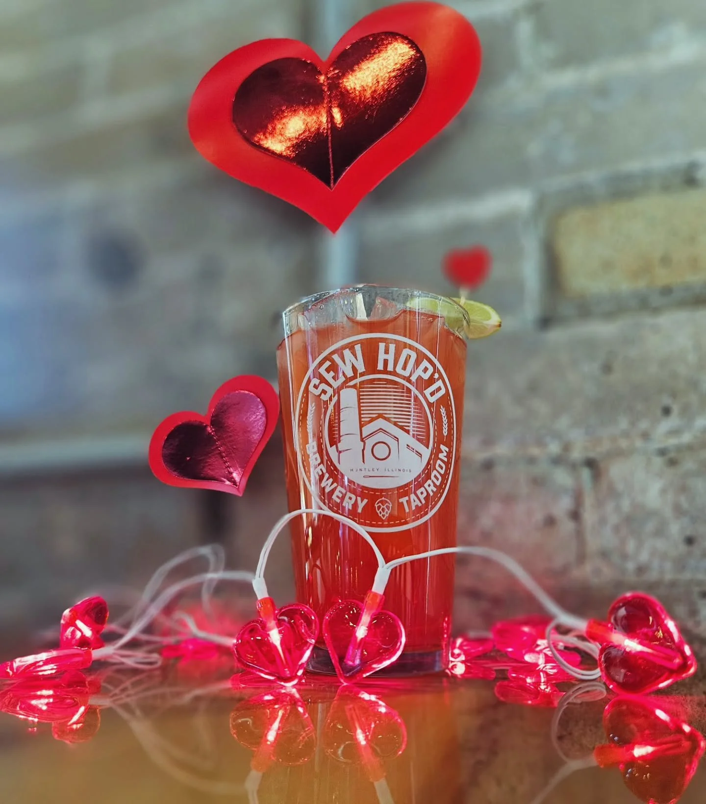 Love is in the air&hellip; and so is this fake spring weather! 🙌🏻 February is really out here flirting with us and honestly? We&rsquo;re into it.😉 

It&rsquo;s Saturday and we&rsquo;ve got the day planned for you!! 🦞 @cousinsmainelobster rolling 