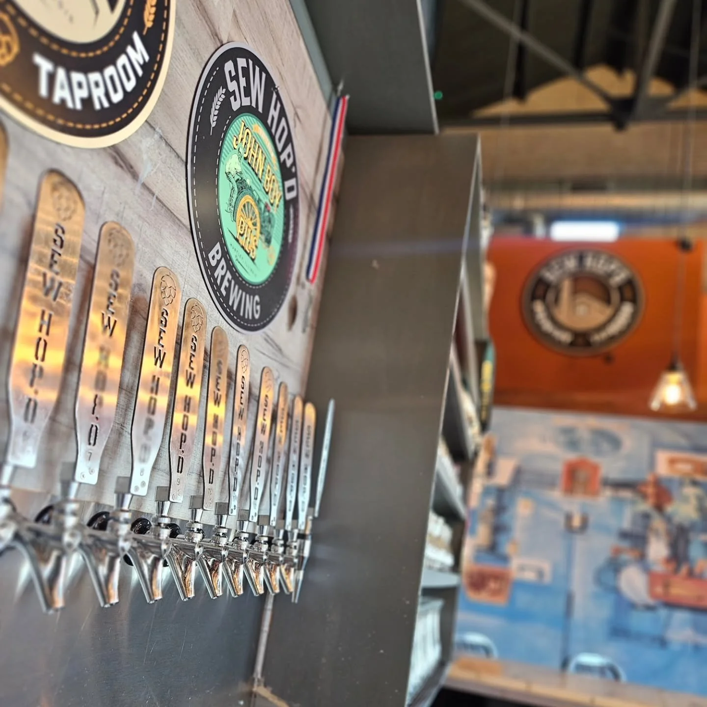 SATURDAY SHENANIGANS START AT NOON! 🍻 You know the drill&hellip; we kick things off at noon and roll right into a full night of good vibes. 

🌮 Food truck: @elchidostreettacos 4&ndash;8 pm
🎶 Live music: @sociablesband Lite 6&ndash;9 pm (NEW to Sew