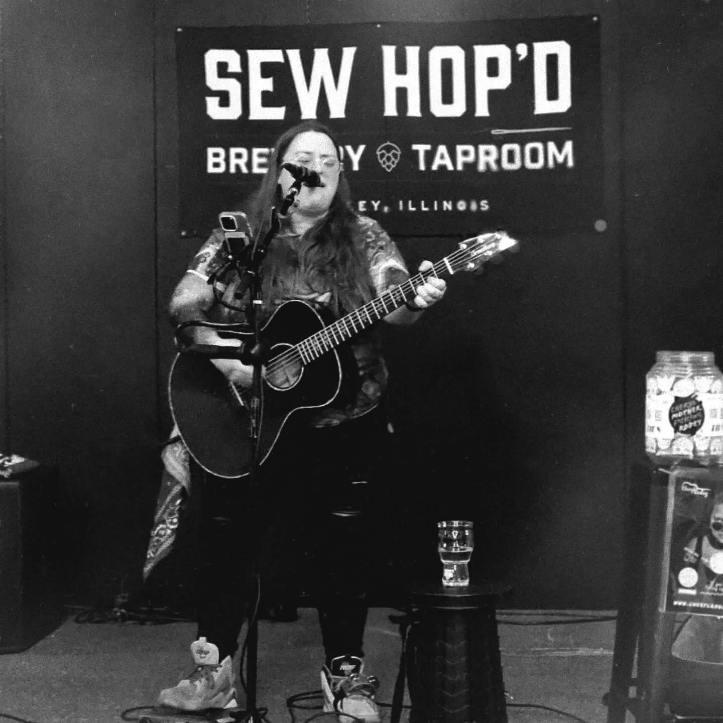 FriYAY plans? We&rsquo;ve got you covered! 

The INCREDIBLE sounds of @cherylrodey are taking over the taproom tonight from 6&ndash;9 pm. If you&rsquo;ve seen her before, you already know. If you haven&rsquo;t&hellip; this is your sign. 

And because
