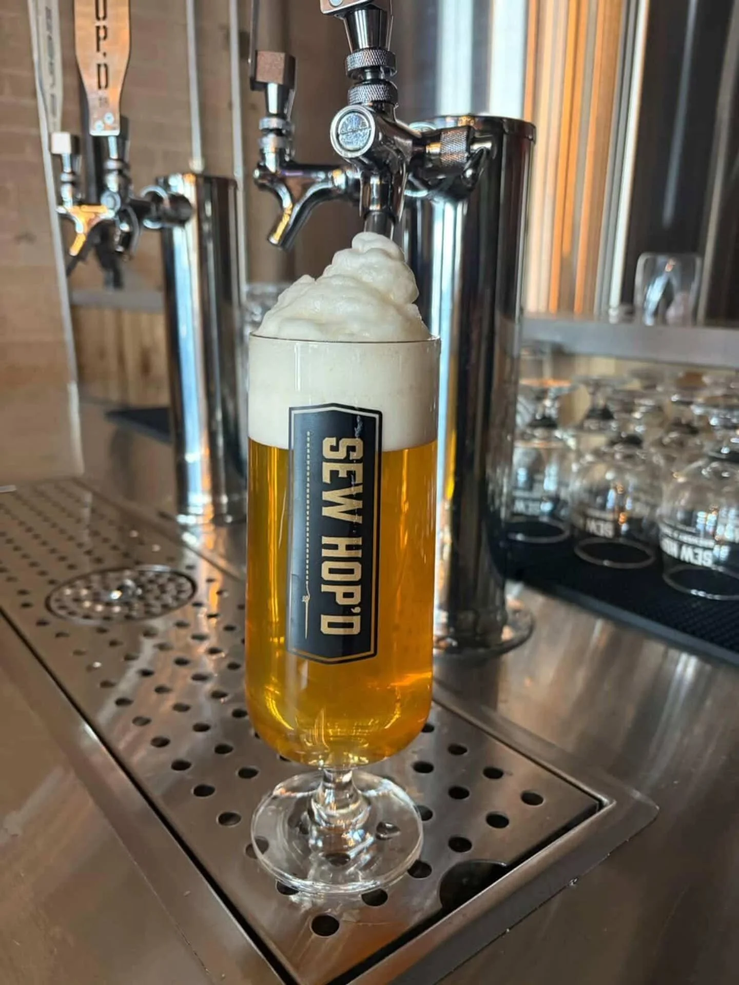 Sunday Funday is here!! 

We&rsquo;ve got @richsawyermusic from the @tennesseewhiskeychicago band in the house&mdash;so yeah&hellip; expect a little extra energy, and a whole lotta fun! Music kicks off at 2! 

🍖 @midwestsmokebbqllc is holding it dow