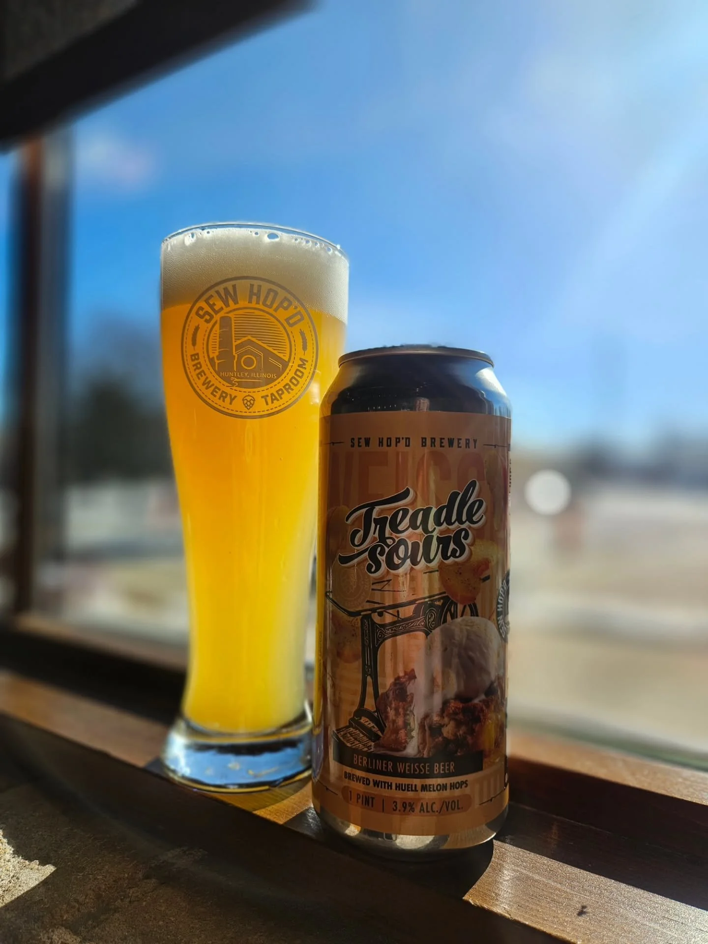 Friday nights call for pizza and beer&mdash;and lucky for you, we&rsquo;ve got both covered. 🍕🍻 Hometown brews start flowing at noon, and @dapizzacompany rolls in at 5!

We&rsquo;ve also got a new face behind the bar tonight&mdash;come give a big H