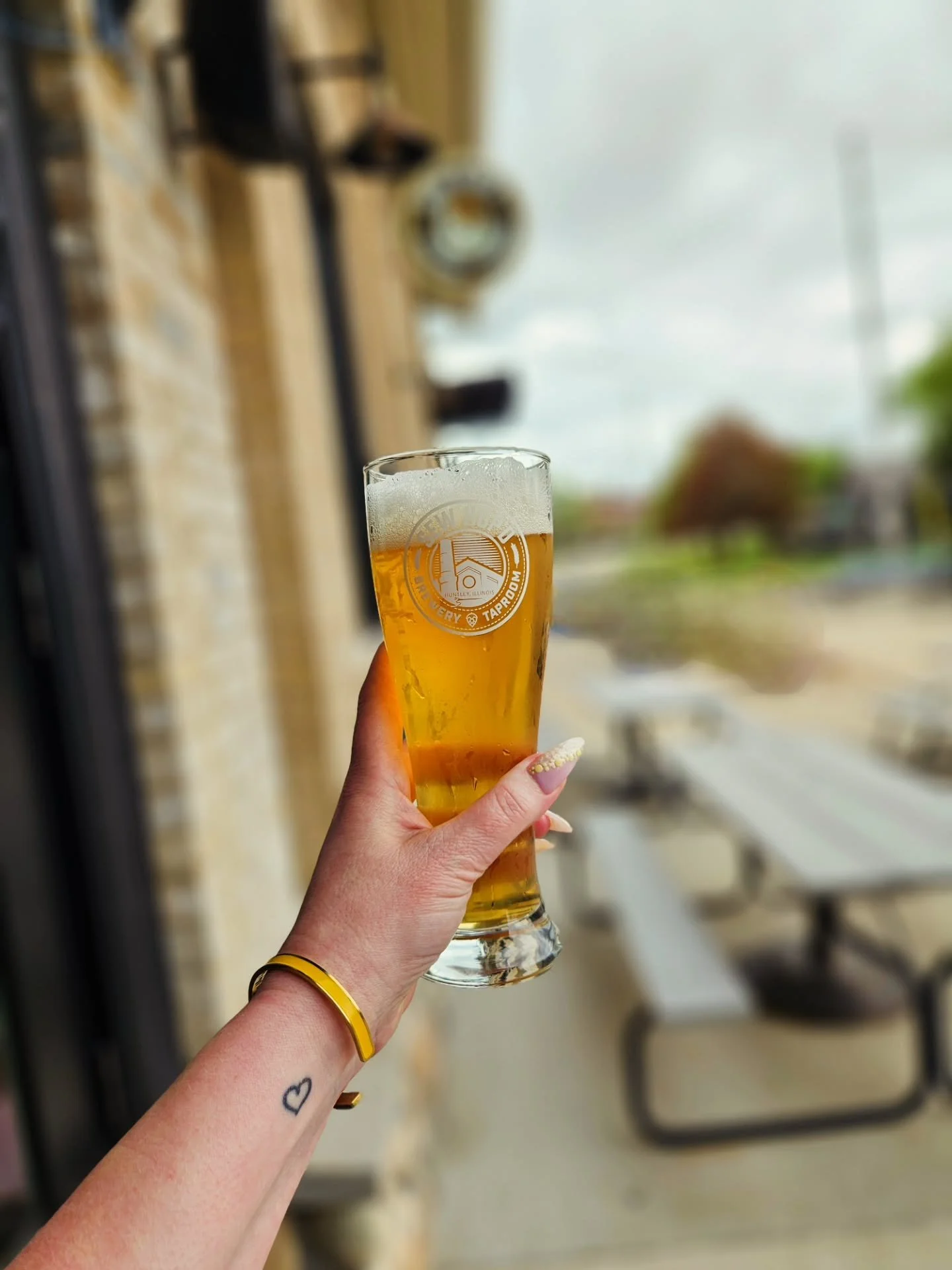 Spring&hellip;is that you? 👀 Because it&rsquo;s looking like it might be a legit patio Sunday Funday. 

Will &amp; Nina are behind the bar keeping things rolling, we&rsquo;ve got @barriosmashco slinging smash burgers from 1&ndash;5, and @austinhopki