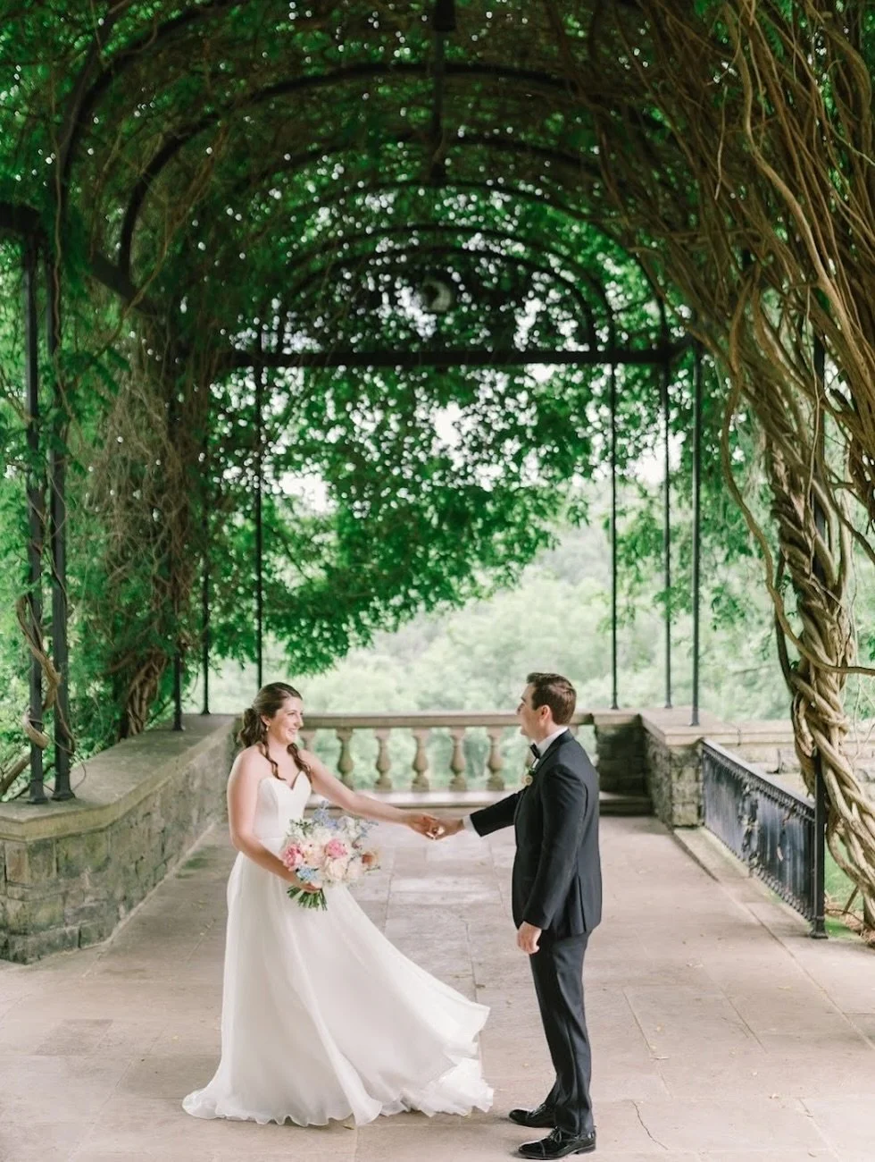 Off-season has been filled with lots of rest, yoga classes, spreadsheets, and proposals for 2026! Consider this my return from my winter hibernation 🙆🏼&zwj;♀️🙆🏼&zwj;♀️

(ps did any other florists go to the dentist this winter? just me?) 

photos 