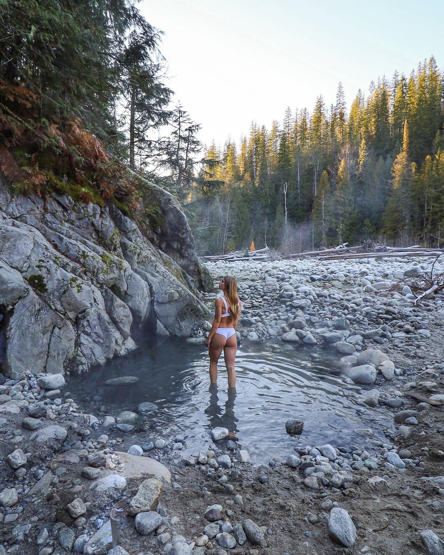 Nothing like a soak in a riverside hotspring ♨️ one of my favourite ways to spend a cooler evening. Does anyone know just how many natural hotsprings there are in BC?