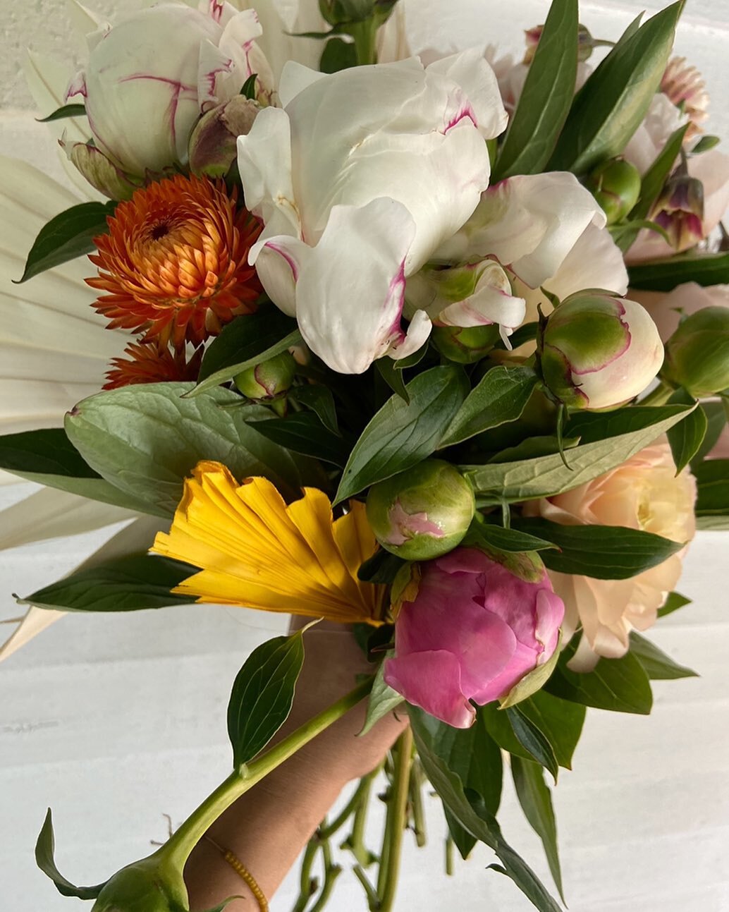 MOTHER&rsquo;S DAY WEEKEND FLOWERS&bull;
I&rsquo;m not sure how time moved so quickly &hellip; but here we are again ! Below you will find all the info regarding ordering flowers / delivery options / flower retail locations.
Please contact us through