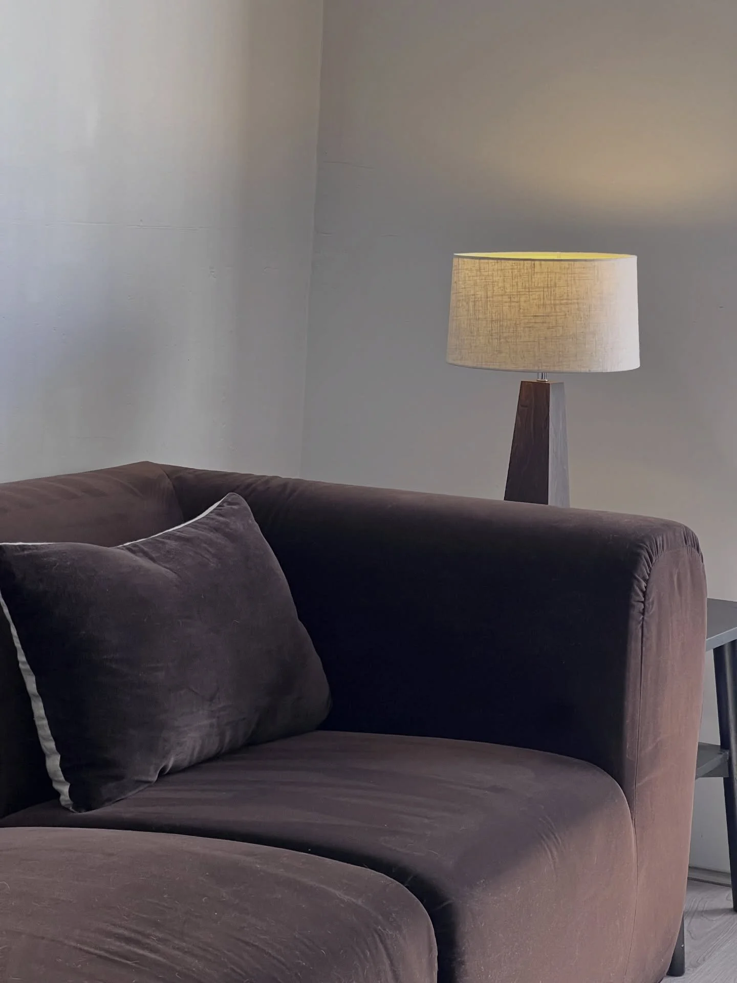 The rooms that feel most resolved are usually not the result of last-minute styling or lucky decisions. More often, they come from having a clear direction early, while the important choices are still being made.

That is where design input can be es