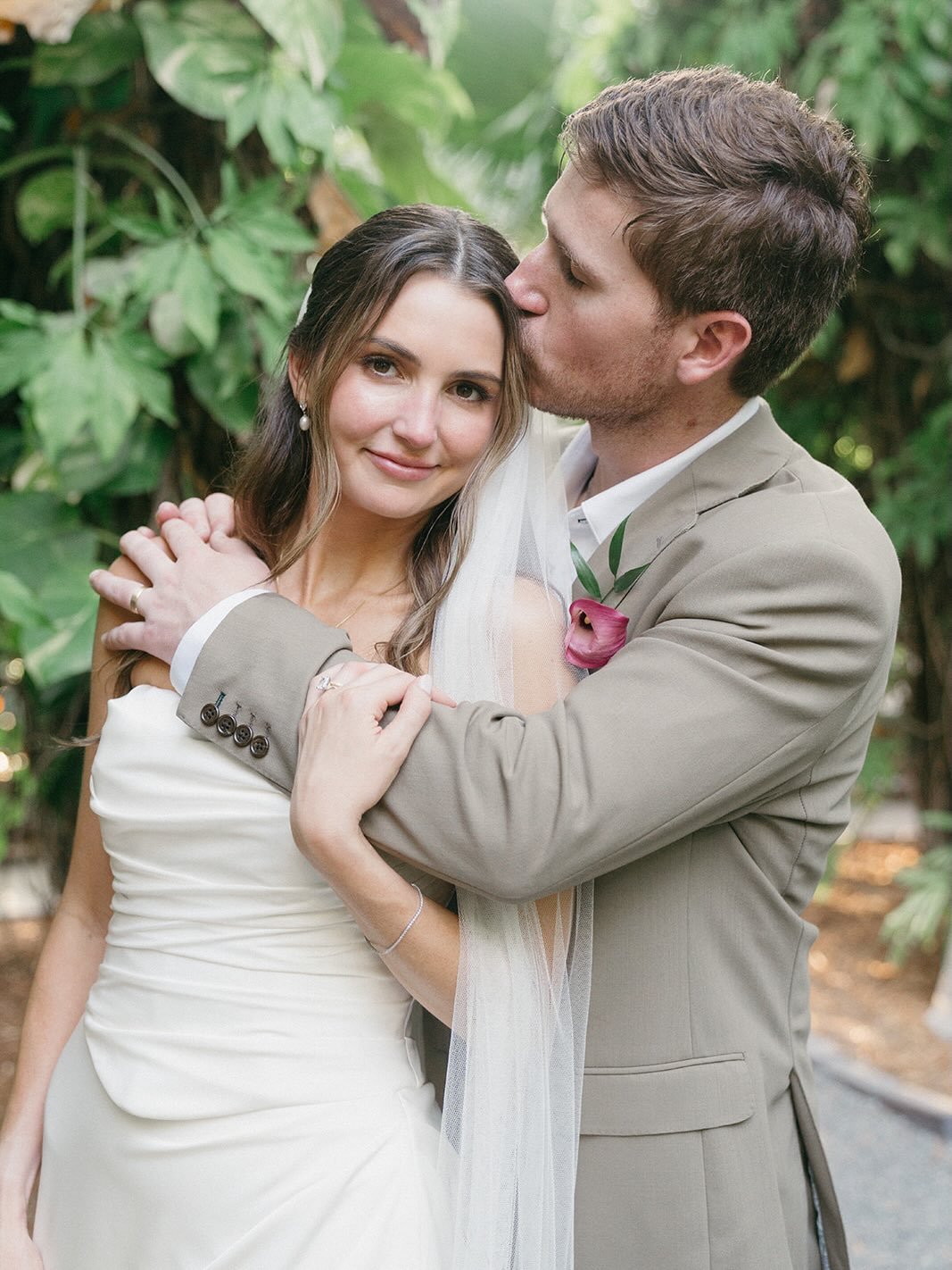 Kandis &amp; Jacob&rsquo;s day was full of so much heart &mdash; the kind of vows that had all of us crying behind the camera.

A tropical Key West celebration, the sweetest details, a few unexpected cat cameos, and a love that felt so easy to photog