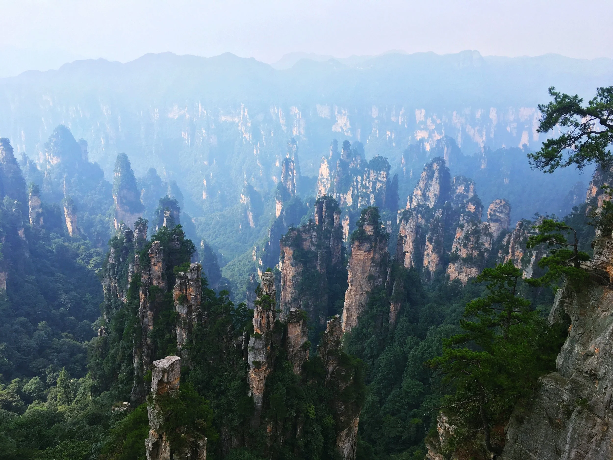 Wulingyuan Scenic Area, a spectacular area stretching over more than 26,000 ha 