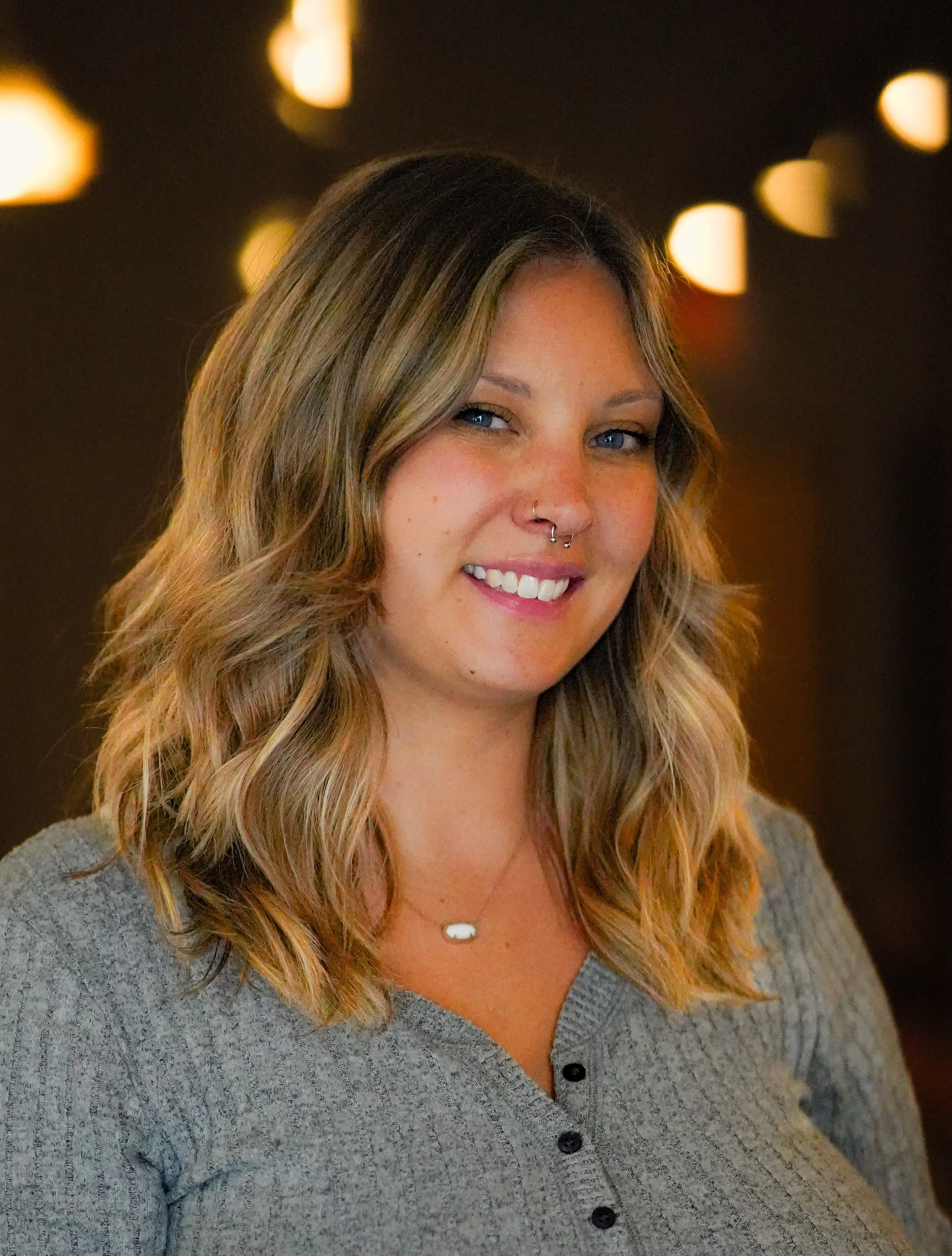 Meet Veronica! She is Salongeorge's newest associate stylist and a creative waiting to meet you! 
Wait for it, wait for it📣....
MODEL CALL COMING SOON! 
DM to get notified if you'd like your hair done by this talented human. 
Veronica's story-
Hello