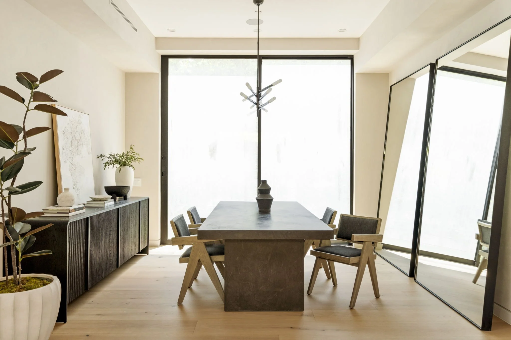 6-web-or-mls-642-n-kilkea-dr.jpg