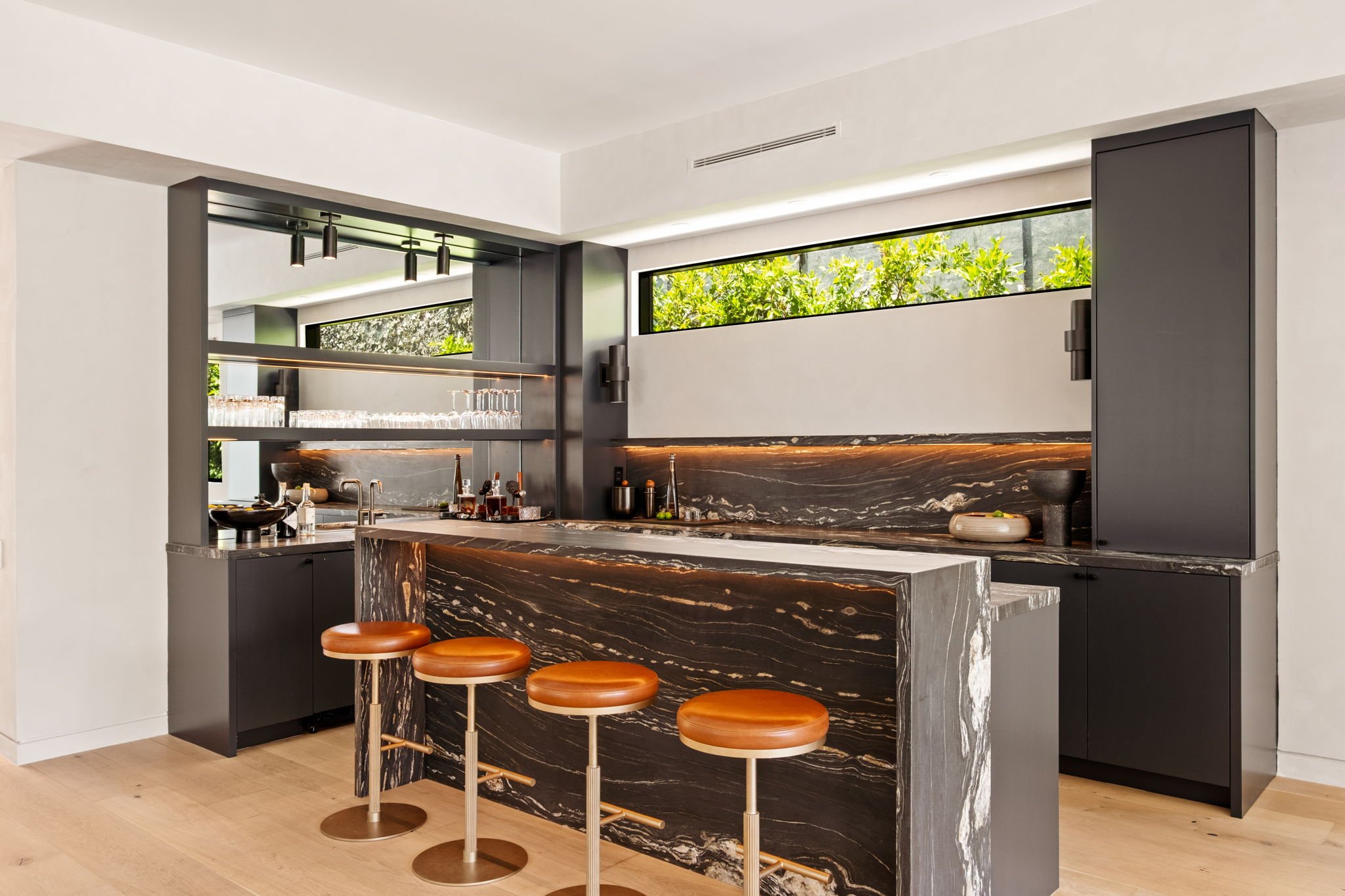 16-web-or-mls-642-n-kilkea-dr.jpg
