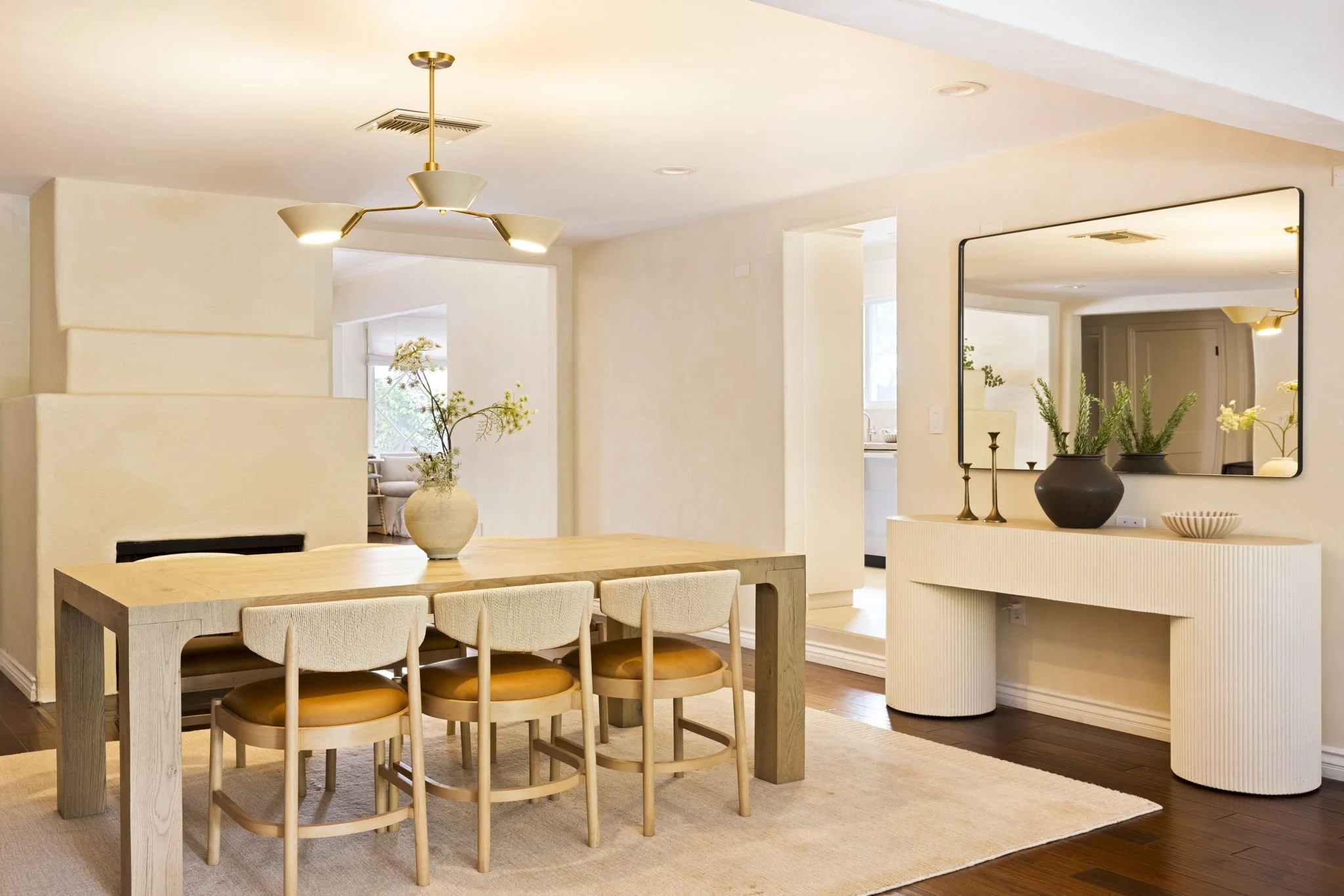 4-web-or-mls-4929-van-noord-ave.jpg