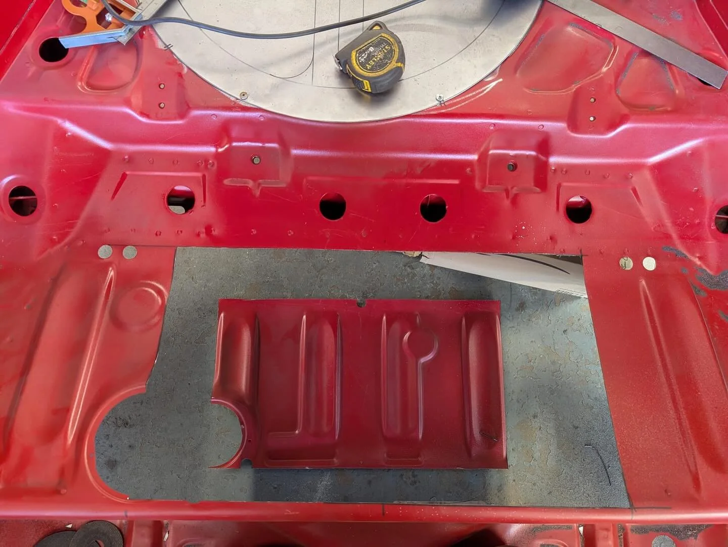 Continued work on @rob_renegade_ mk1 polo. 
Fuel cell clearance and tray sorted, spare wheel delete panel started, rear window repair finished and heater matrix hole blanked. #mk1polo #vw #vwpolo #weld #welding #fabrication #sussex #eastsussex @morle