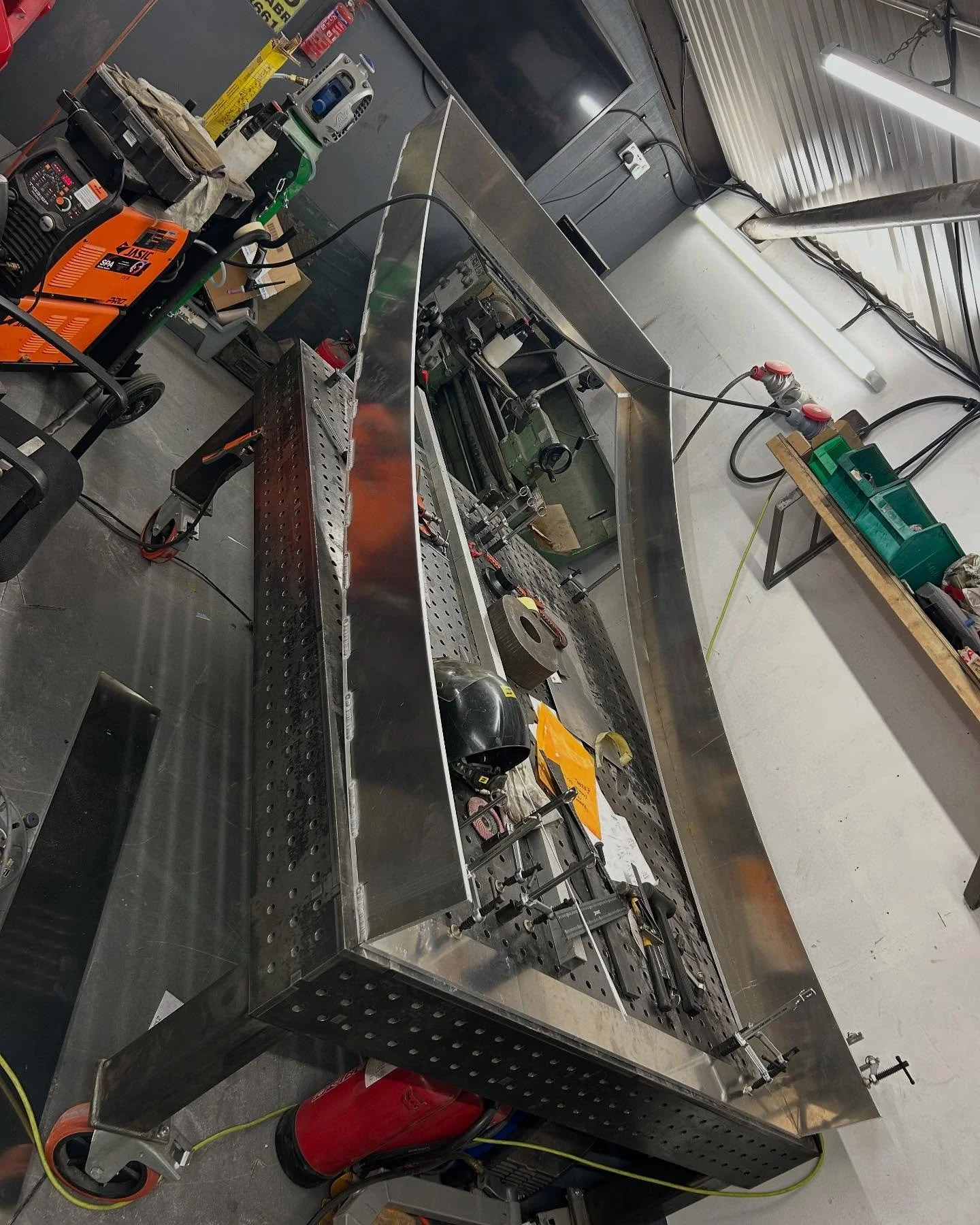 2.5 meter x 1.5 meter 10mm thick curved aluminium screen surround for @yvonnearnaud 
Should be ready for installation after powder coating by Friday.