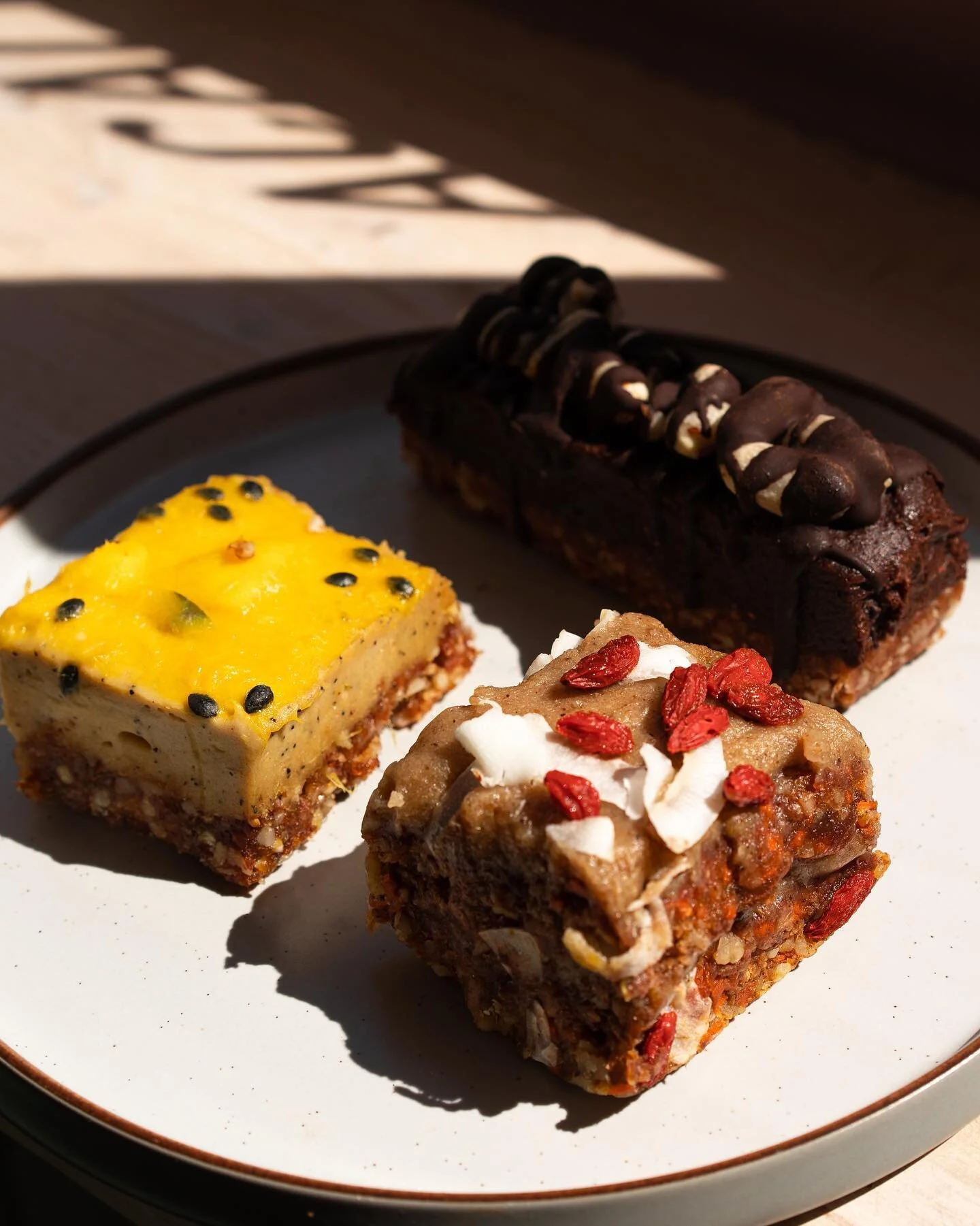 TASTY + HEALTHY? RAWLALA.

Sony A7III &bull; 55mm &bull; ISO 100 F 6.3 1/500s

#rawtreats #londonfood