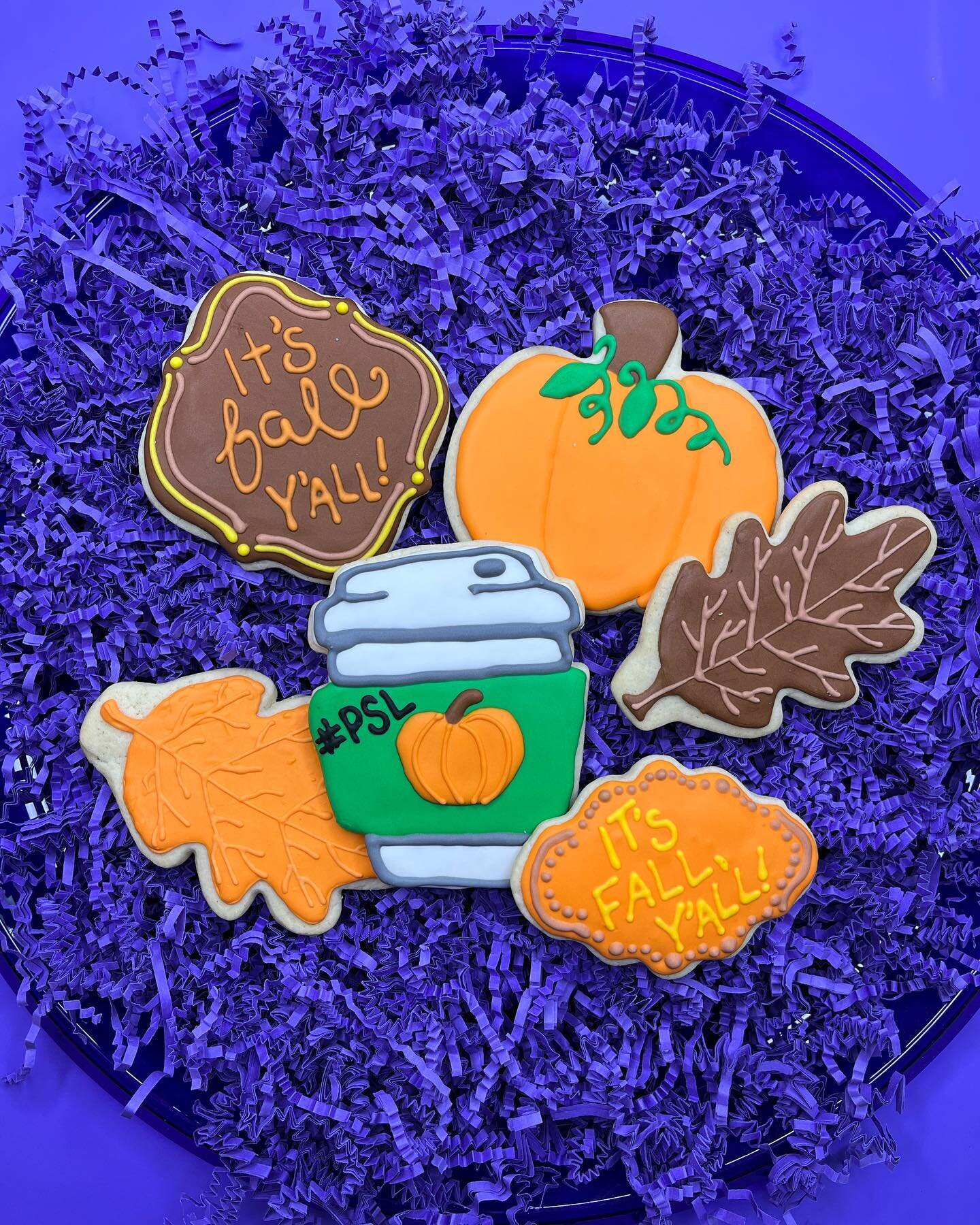 Happy fall y&rsquo;all! Don&rsquo;t forget to enjoy some pumpkin spice before trading it in for peppermint 🎃 ➡️🎄 

Keep an eye out for my holiday drop and get ready to place those orders! 👀 preview coming soon&hellip;stay tuned&hellip;.

#bunandhe