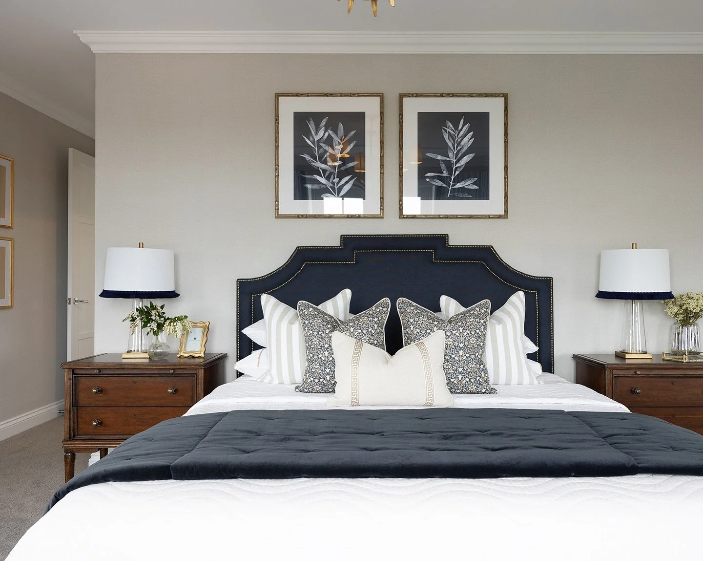 Dreamy || The dreamy master suite, recently featured in Home Beautiful. Rich navy mixed with warm timbers and golds to create an elegant master suite. And yes you do spy a zip tap, perfect for that late night cup of tea before bed 🤎