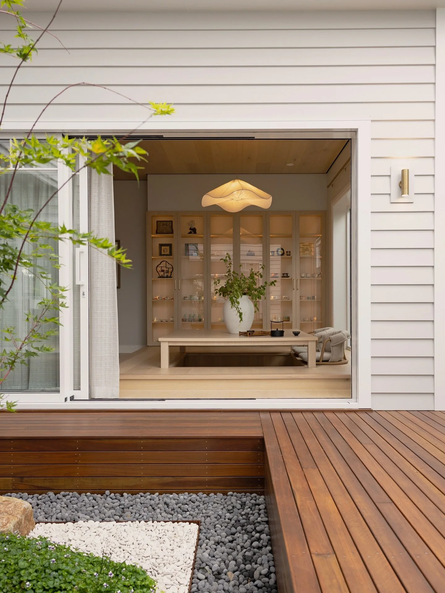 Perspective || Looking from the outside in. Taking in the tea room from central atrium at Holland Park. This room looks amazing from every angle !