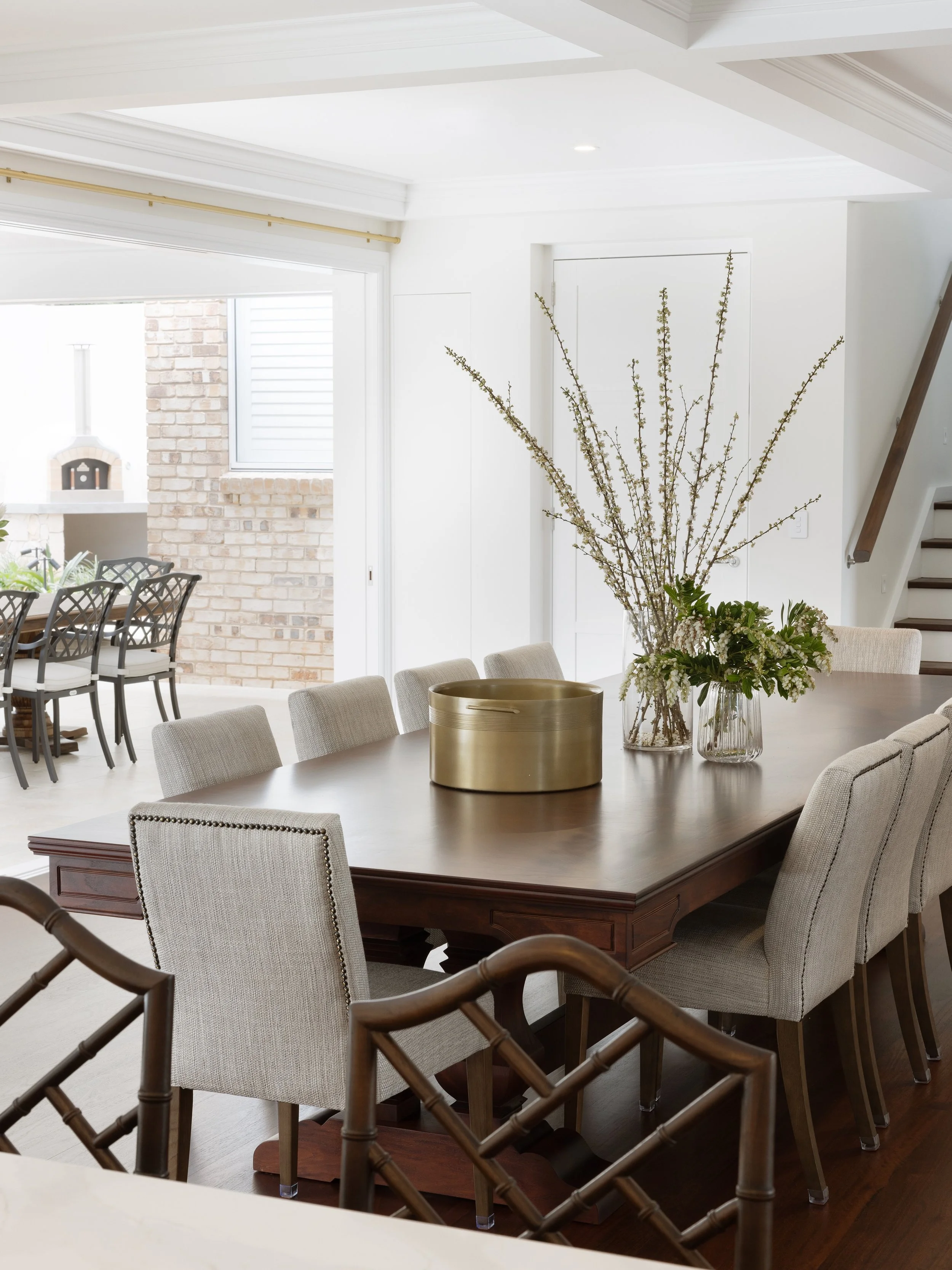Warmth || A gentle reminder that rich timbers never went out of style 🤎 Contrasted against fresh white and gold to create a space full of warmth