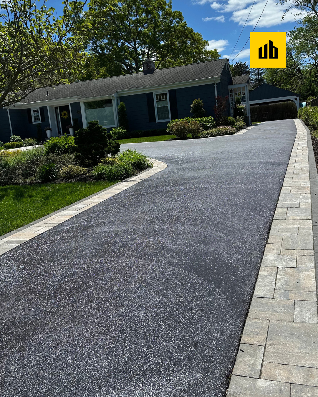 Blacktop-driveway-sealing-Port-Jefferson.png