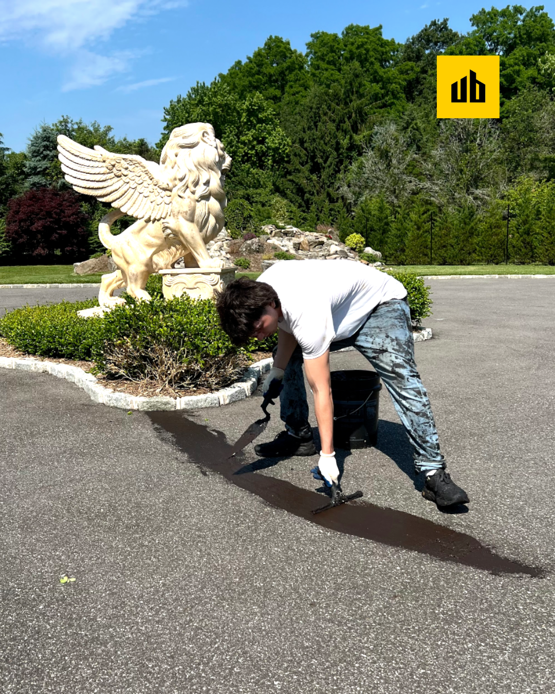 Miller-Place-Driveway-crack-repair-filling-sealing.png