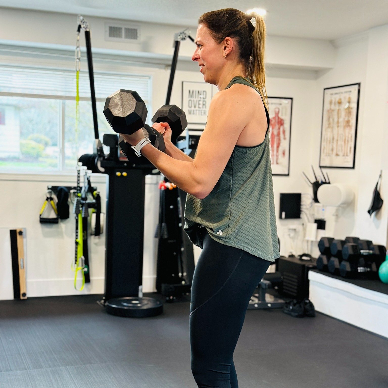 Let's get those biceps poppin'! Private and semi-private personal training is waiting for you. Connect today for your free consultation. # #fitnesstrainer #gym #portlandpersonaltrainer #portand #personaltraining #westlinn #privatepersonaltrainer #wor