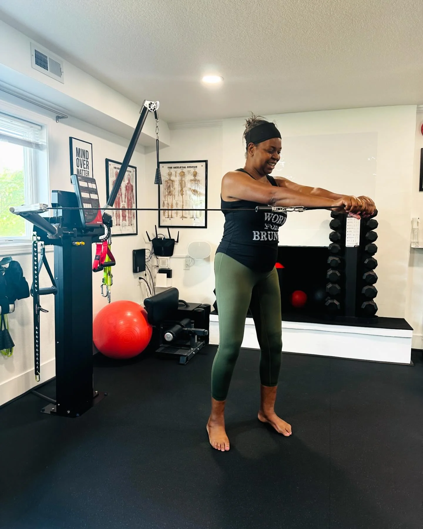 Show up, work hard, and keep smiling! Private Personal Training is waiting. Are you ready to achieve your goals? Let&rsquo;s train! 💪🏻
CaraConwayFit.com #personaltrainer #personaltraining #gym #oakgrove #clackamas #oregoncity #workouts #muscle