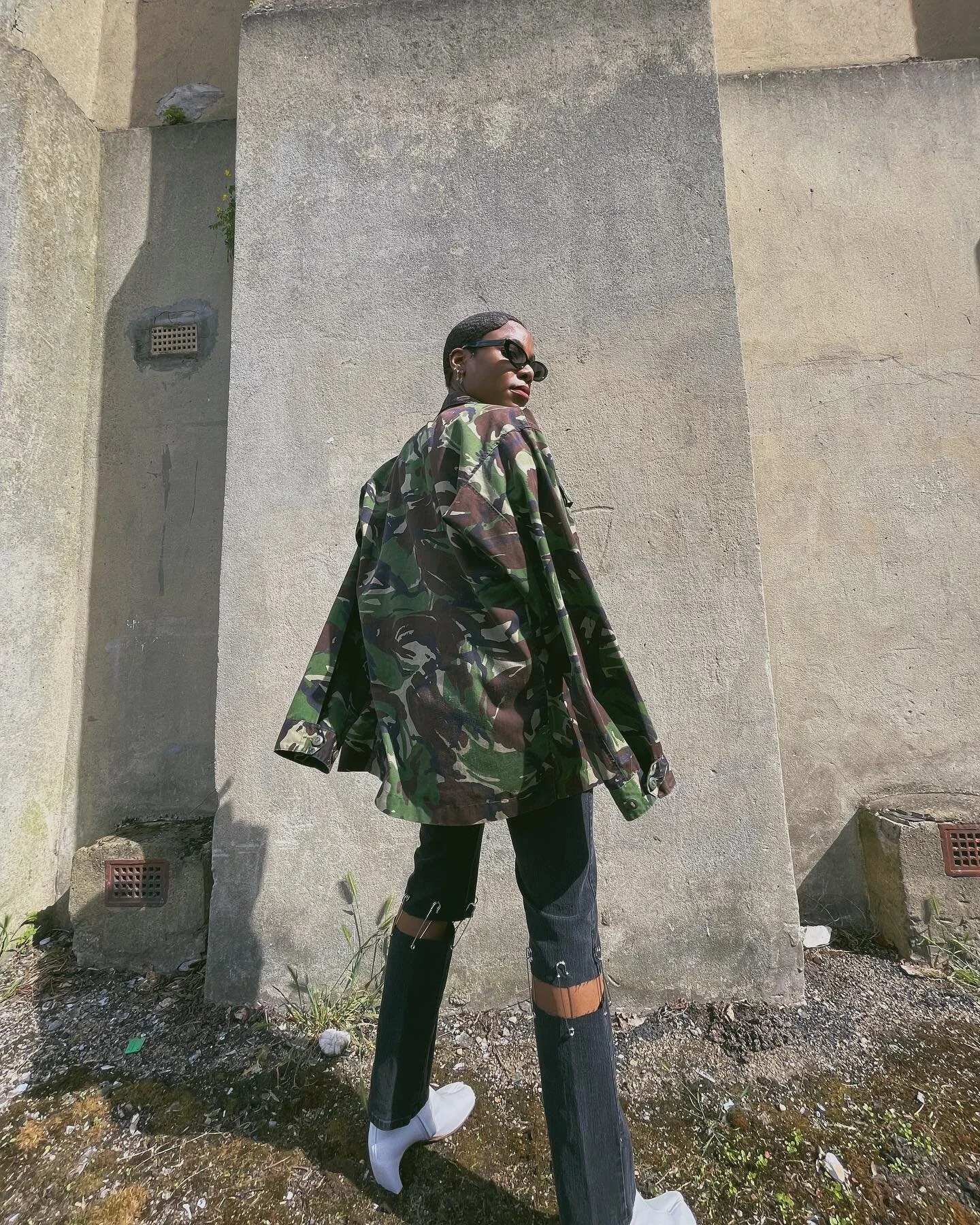 Walking into the weekend in my DIY preloved jeans. 

Check out my last reel to see the original piece that inspired them. 🧷🧷🧷

Have a great weekend. 🖤

~Save &amp; follow for more inspo~

✨Outfit details✨
DIY Jeans - preloved @leejeanseurope // @