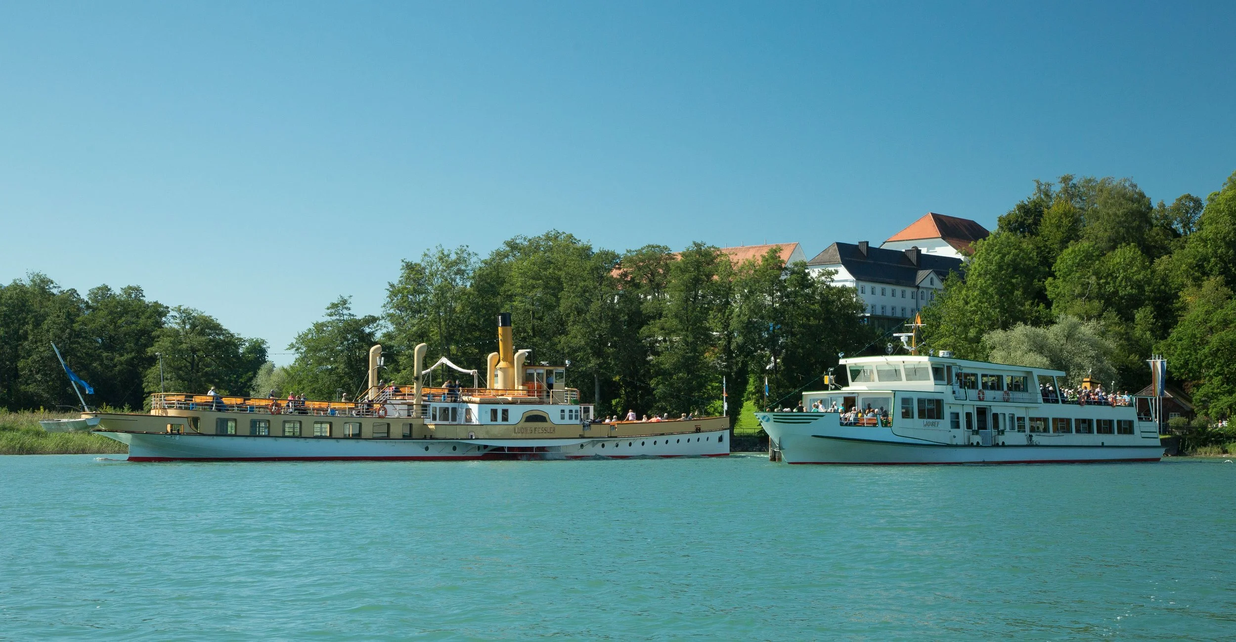 A60-2962-0819 Schiffsverkehr.jpg