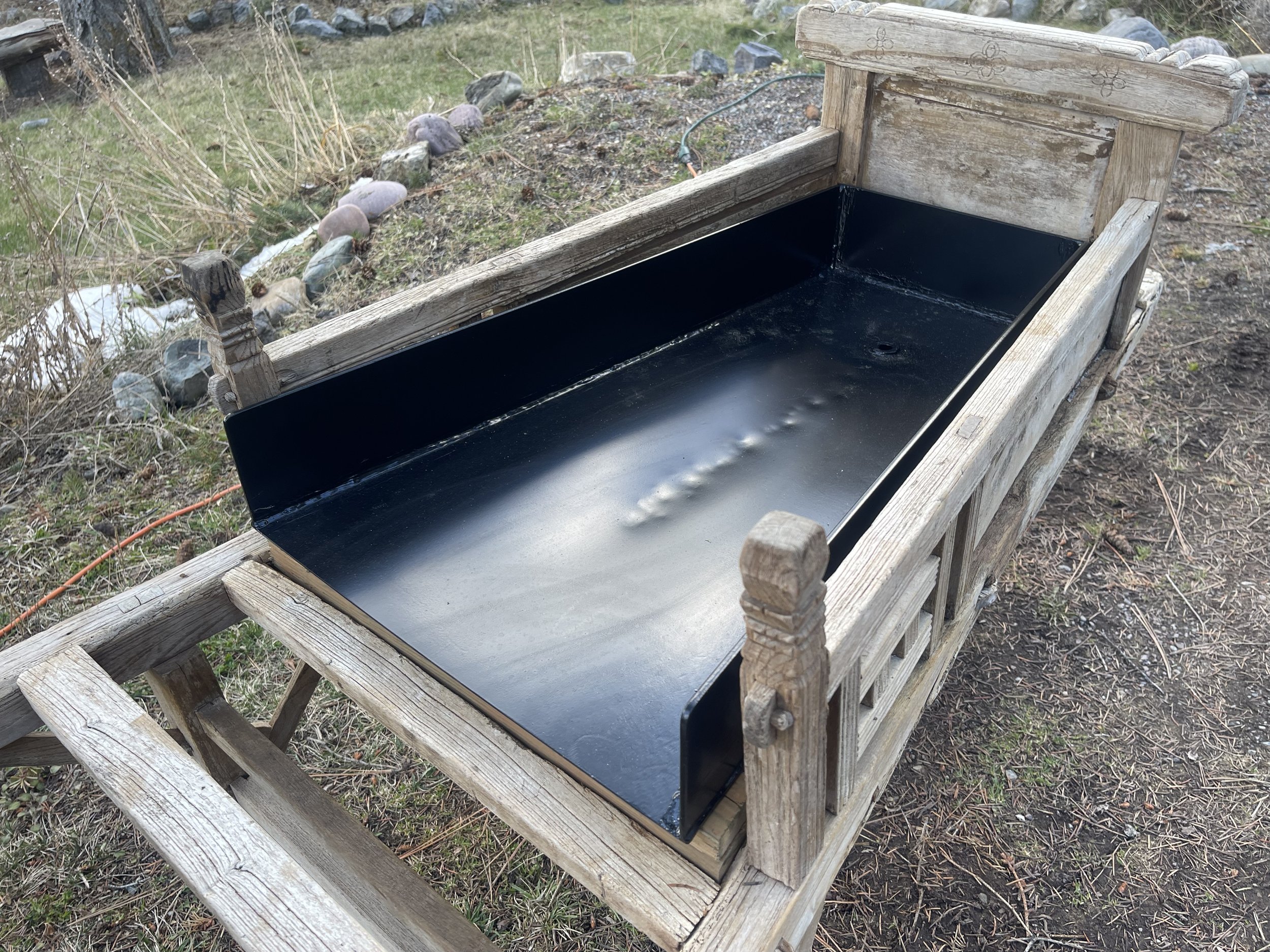 Custom pan with drain for flowers