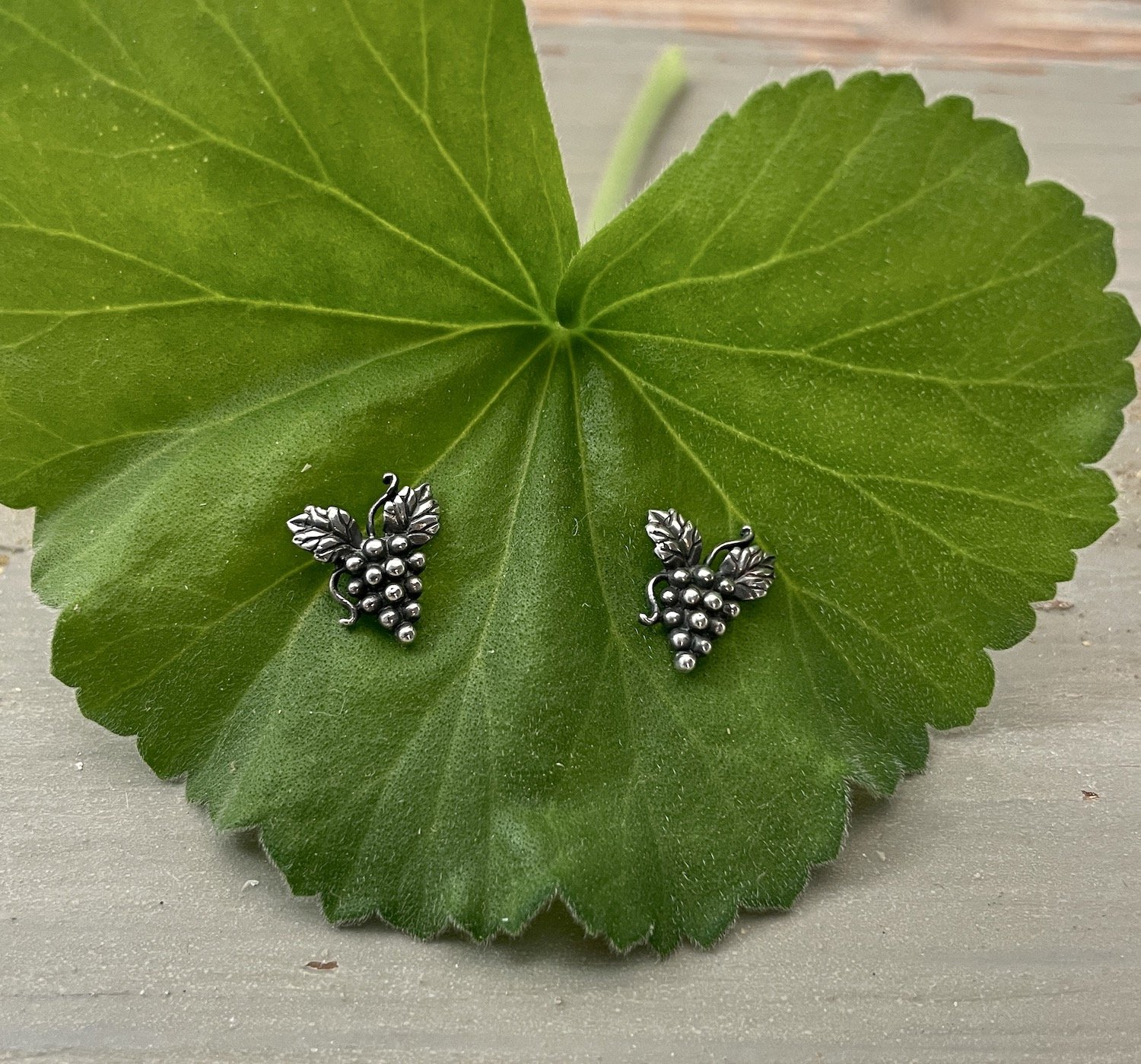 Silver Grape Studs leaf.jpeg
