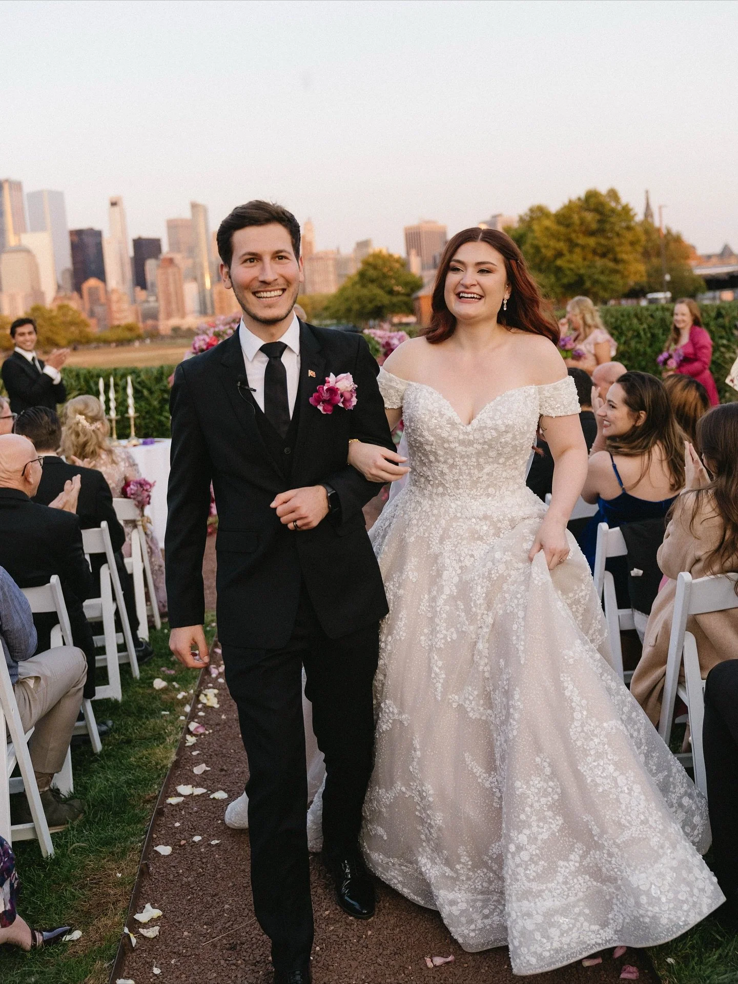 one of my favorite parts of a wedding day is when the bride and groom descent down the aisle, while their loved ones cheer + celebrate the commitment they just made: to love and choose one another for the rest of their lives. 🤍 it&rsquo;s pure joy.