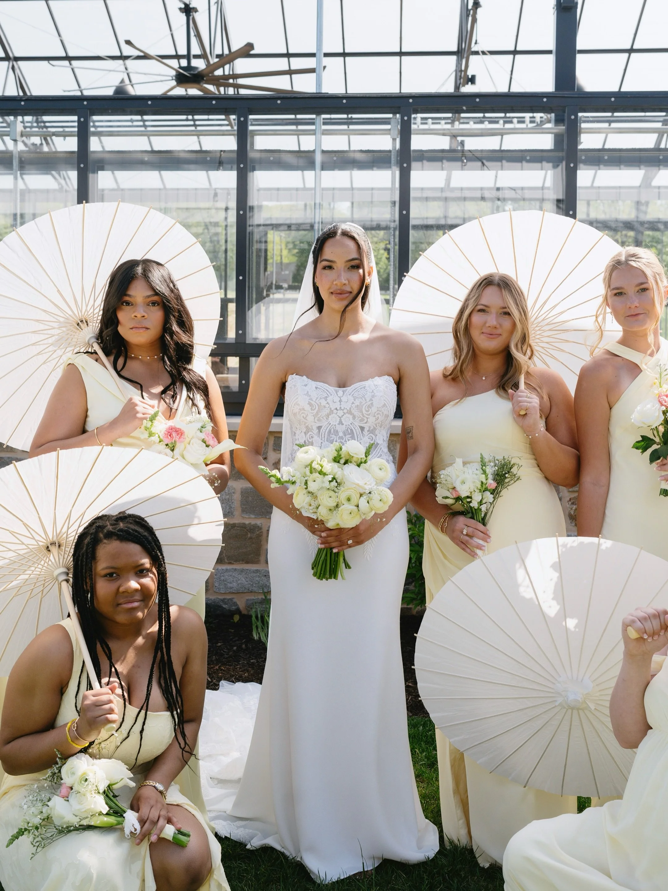 A mix of posed &amp; candid portraits from the Yellowdy&rsquo;s wedding because we believe both matter!! 🫶🏼 

When we pose couples and bridal parties for their portraits, we like to leave room for real emotions to come through. We give space for th