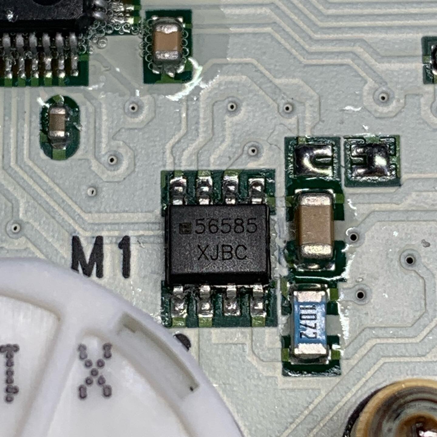 At night we work in the lab 💾 

Practice makes perfect, we are reading and editing some EEPROM data to allow a used module to work. 📲 Give us a call! 

#eeprom #moduleprogramming #automotive #automotivediagnostics #ottawalocal #smallbusiness