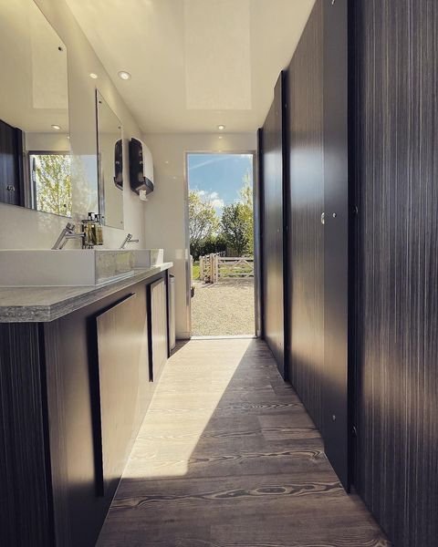 Luxury restroom trailer