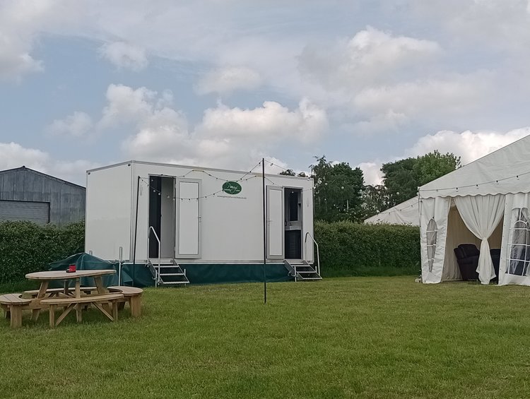 Luxury restroom trailer