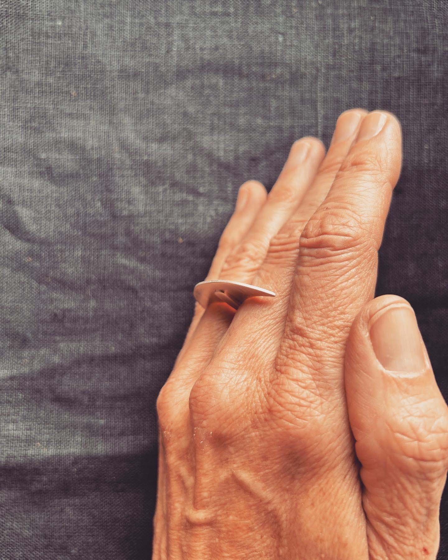 ulu_womansring2.jpg