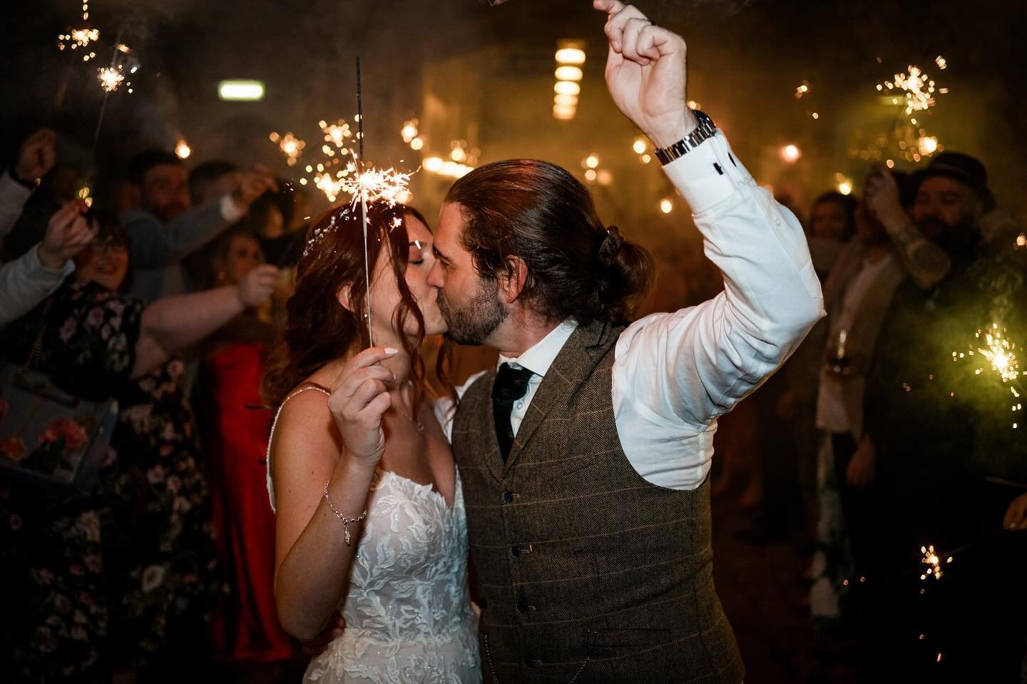 ⚡️ SPARKLER TIME ⚡️

Absolutely love a sparkler exit! It&rsquo;s the ideal way to wrap up the celebrations later in the day before all the serious dance moves come out! 🤘🏻

⚠️ 2024 is 65% booked! ⚠️

⚠️ 2025 is 40% booked! ⚠️

✅ Now taking bookings
