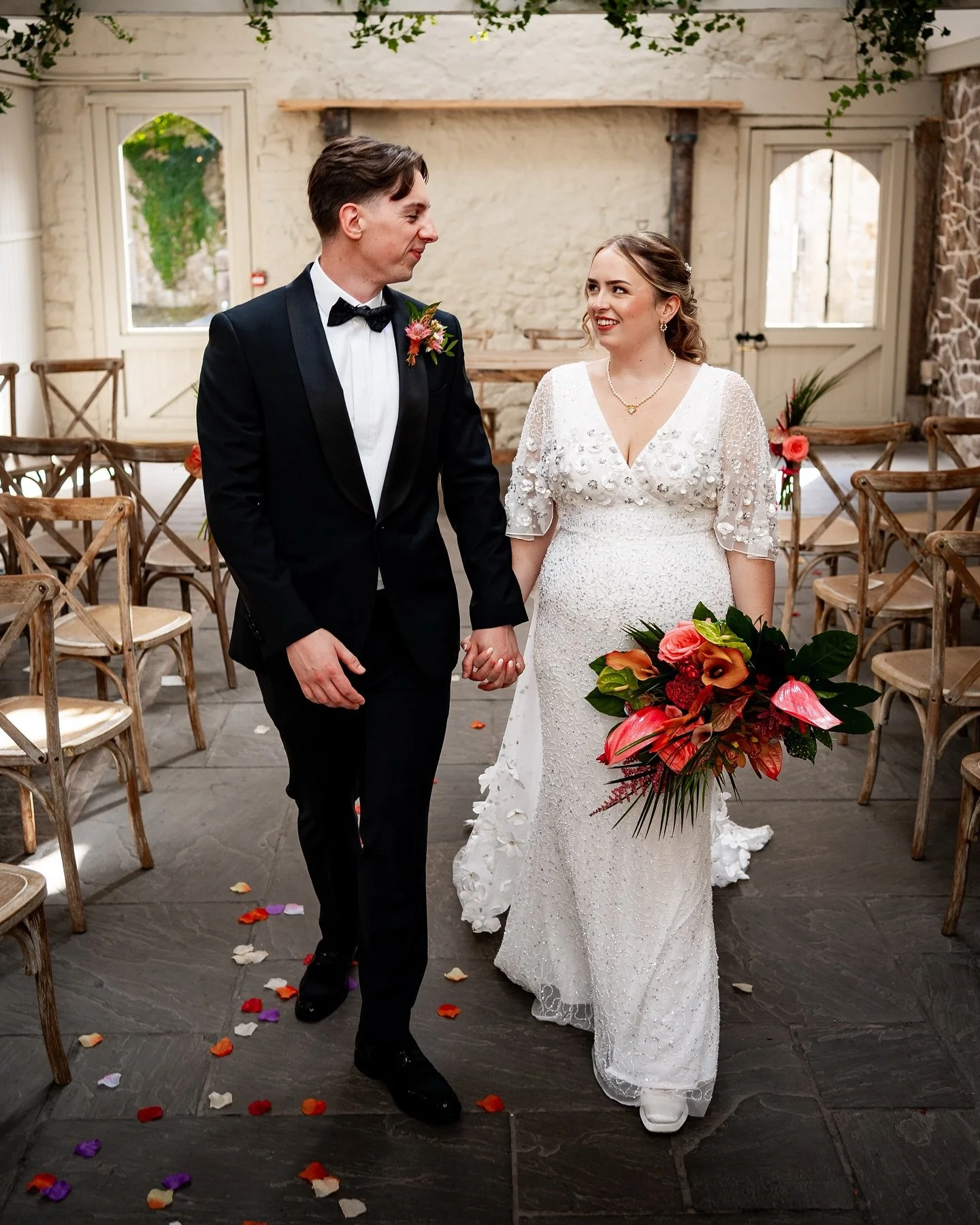 ⚡️ JENN AND OLIVER&hellip; 

The weather might have been a little bit wet, but that didn&rsquo;t stop @jennwatson12 and @oliverrostron having the best time over at @wyresdaleweddings! 🔥

Suppliers:

Band &ndash; @theroostband 

Flowers &ndash; @bell