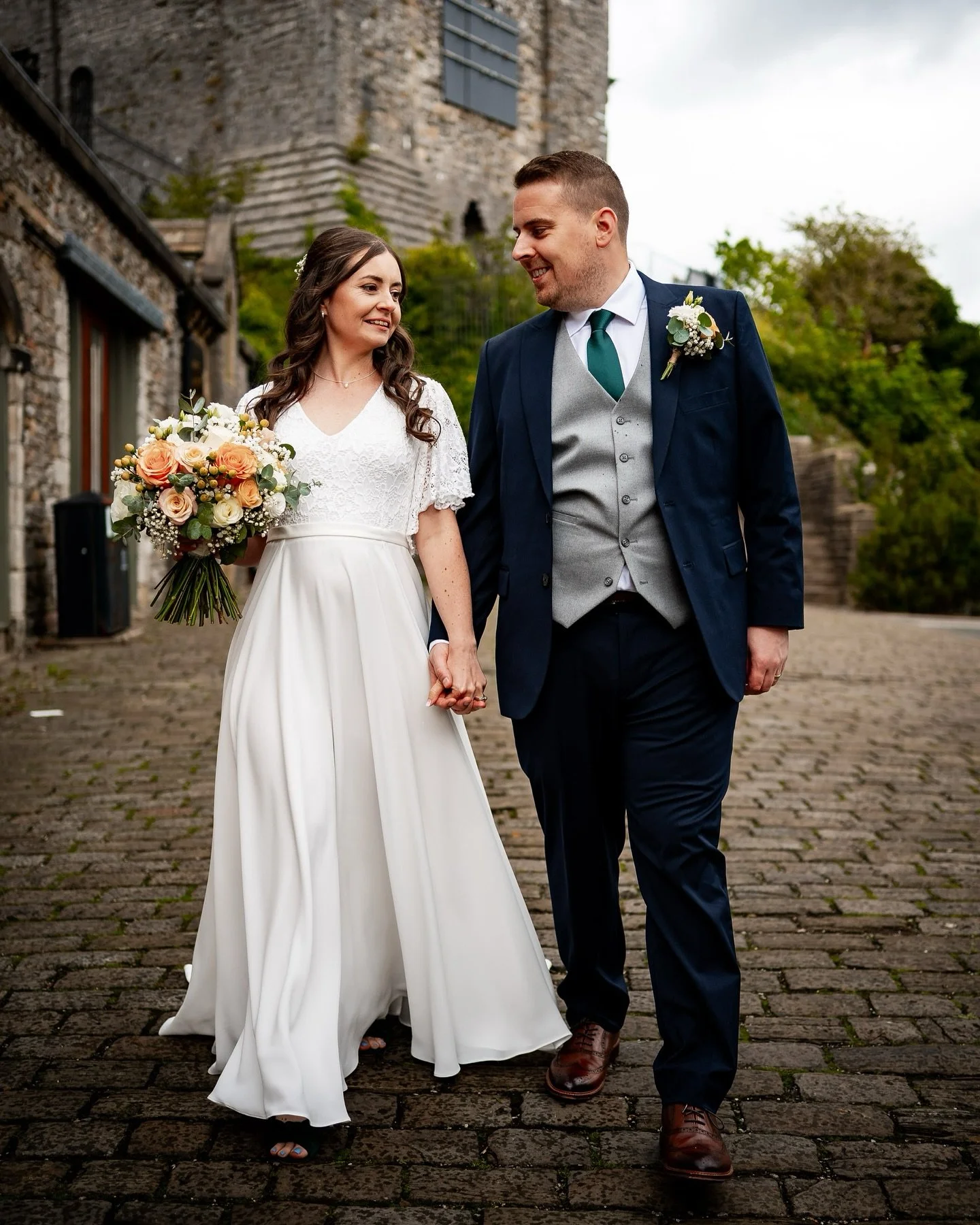 ⚡️ LAUREN AND JOE&hellip;

Over the weekend I was back at the awesome @holmesmill_ for Lauren and Joe&rsquo;s big day! 🔥

And what an amazing day it was to capture, jam-packed with emotion, laughter, sing-alongs to Oasis tunes at night, we even had 