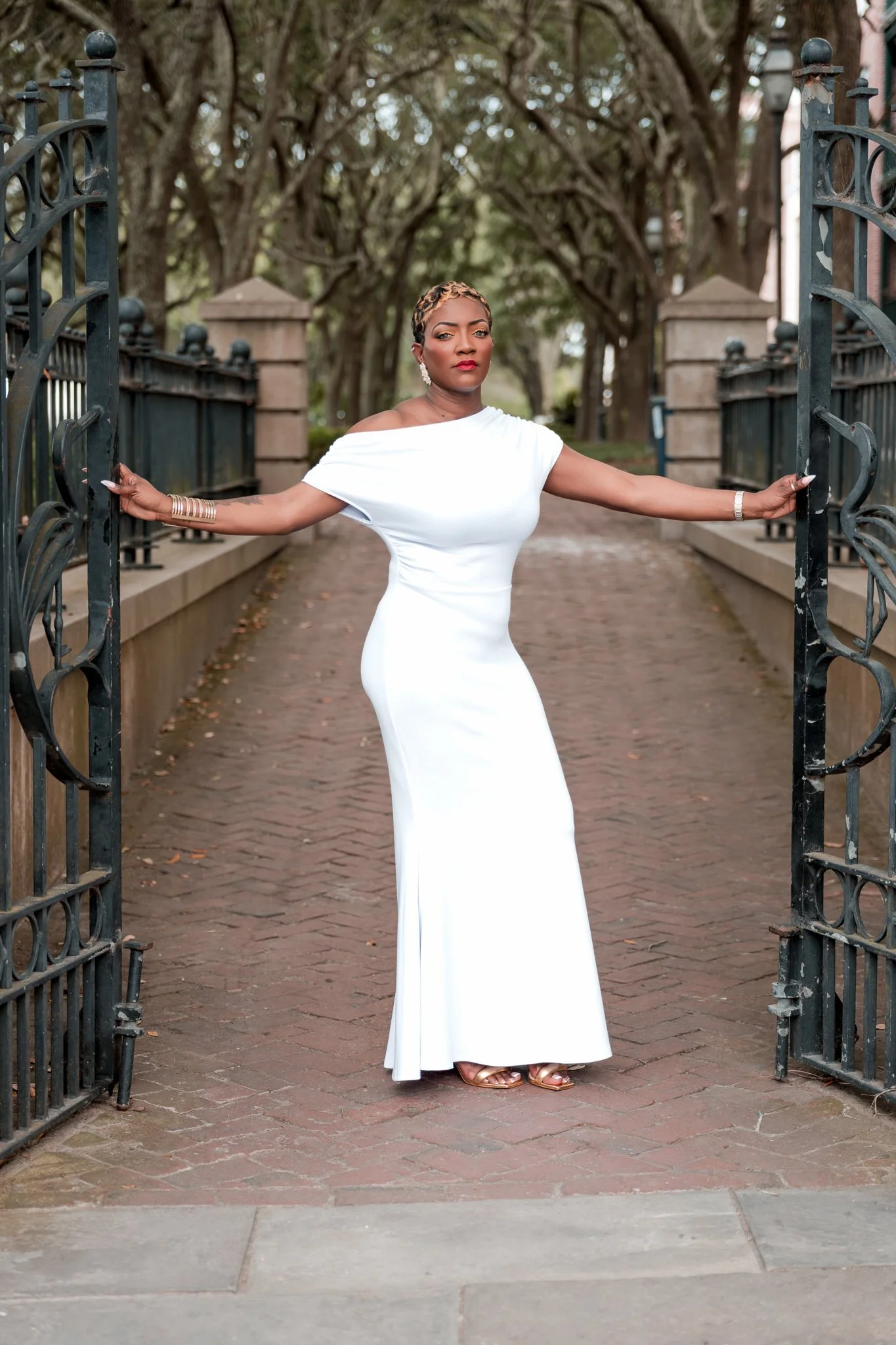 romantic-charleston-engagement-session-10.jpg