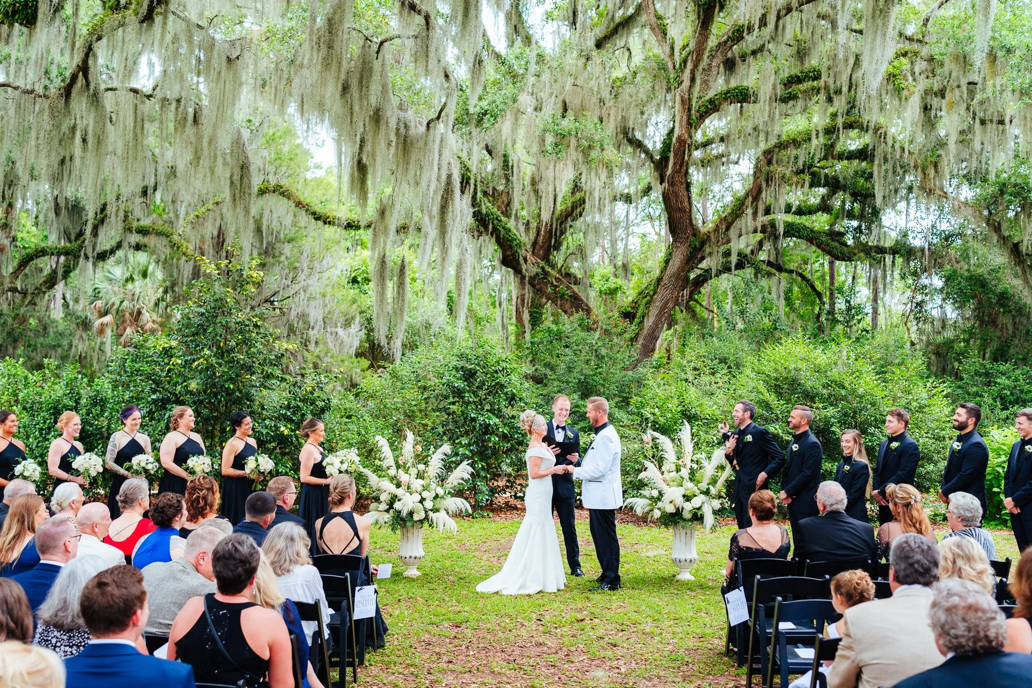 Hilton Head wedding photographer capturing outdoor ceremony