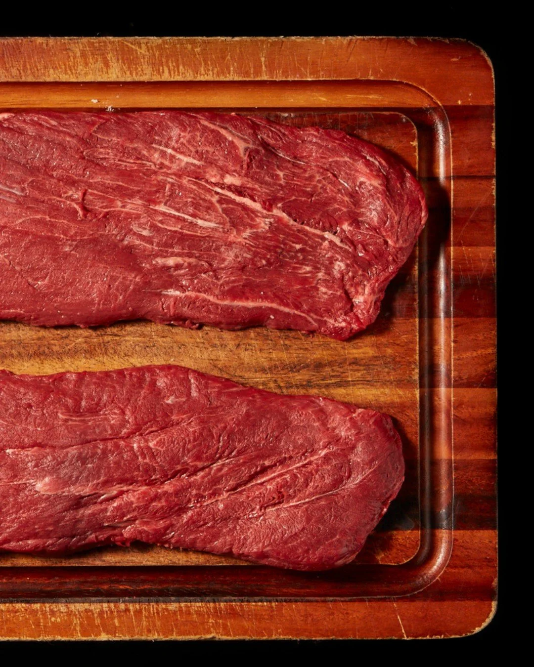 🔥 Let&rsquo;s Talk Flank Steak, Chef Tips from Wrights

Flank steak is a flavour-packed, lean cut that rewards attention. Cook it hot and fast, then rest and slice against the grain for maximum tenderness.

💡 Pro Tip:
Marinate beforehand to enhance