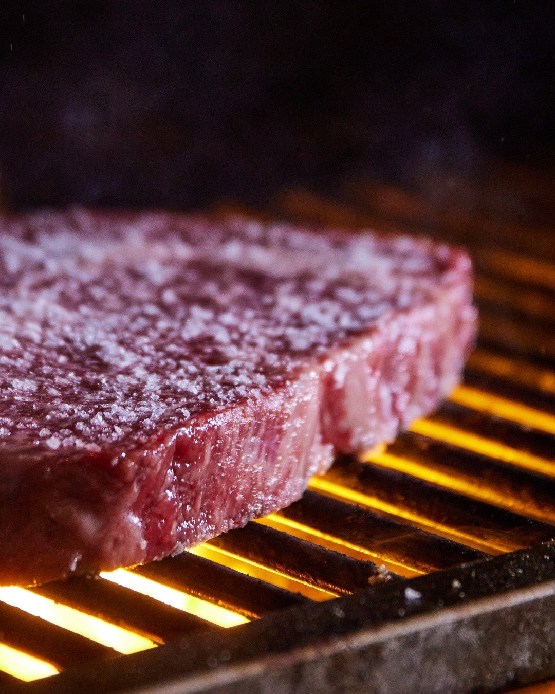 Looking for Consistent Cuts and Steak Weight, Chef

Precision matters in every service.
That&rsquo;s why Wrights cuts to specification every time, giving chefs consistency they can rely on from prep to plate.

Clean cuts. Accurate weights. Quality pr