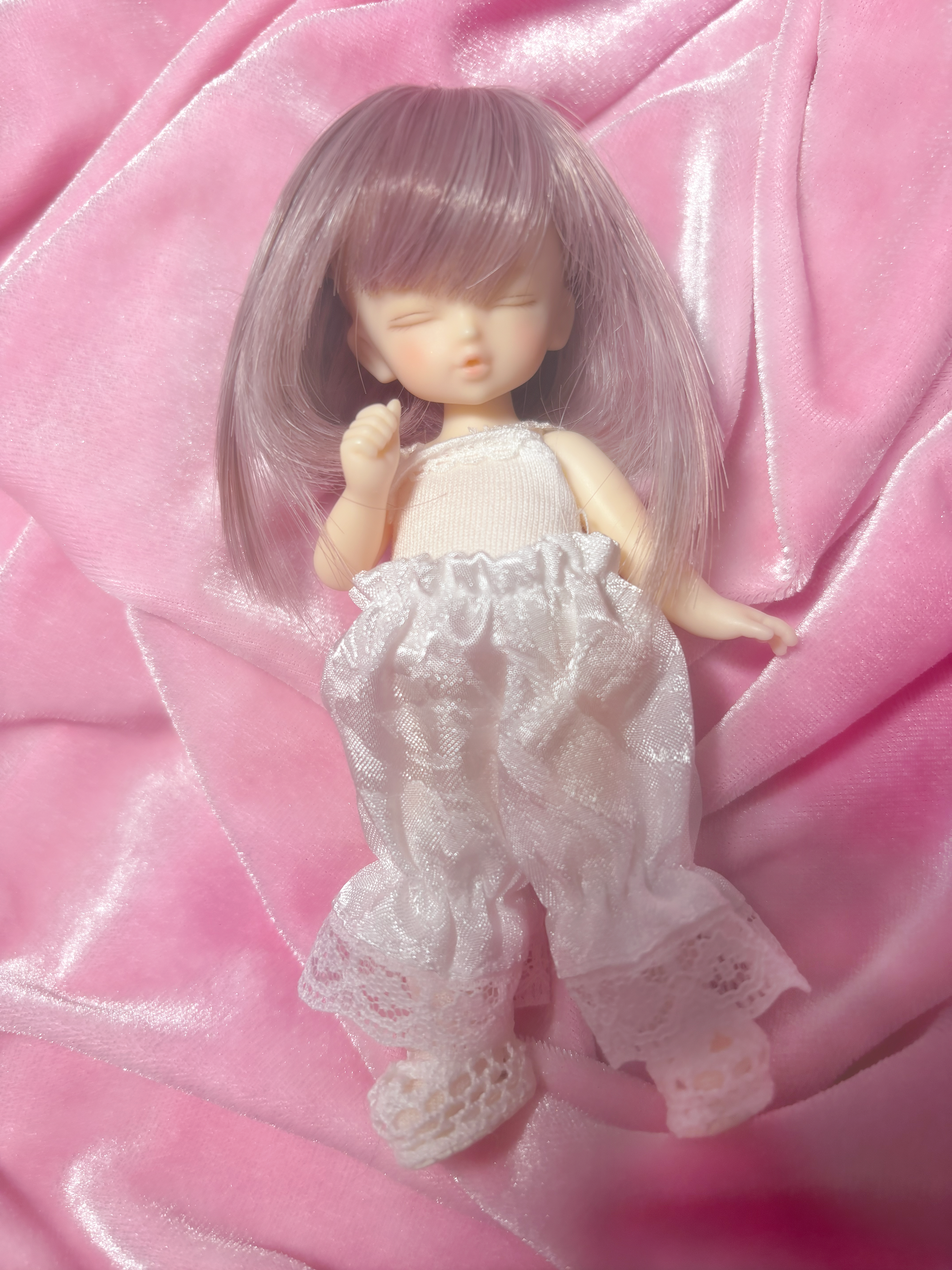 Sleeping face Volks Rei-Tenshi BJD ball jointed doll wearing Volks wig