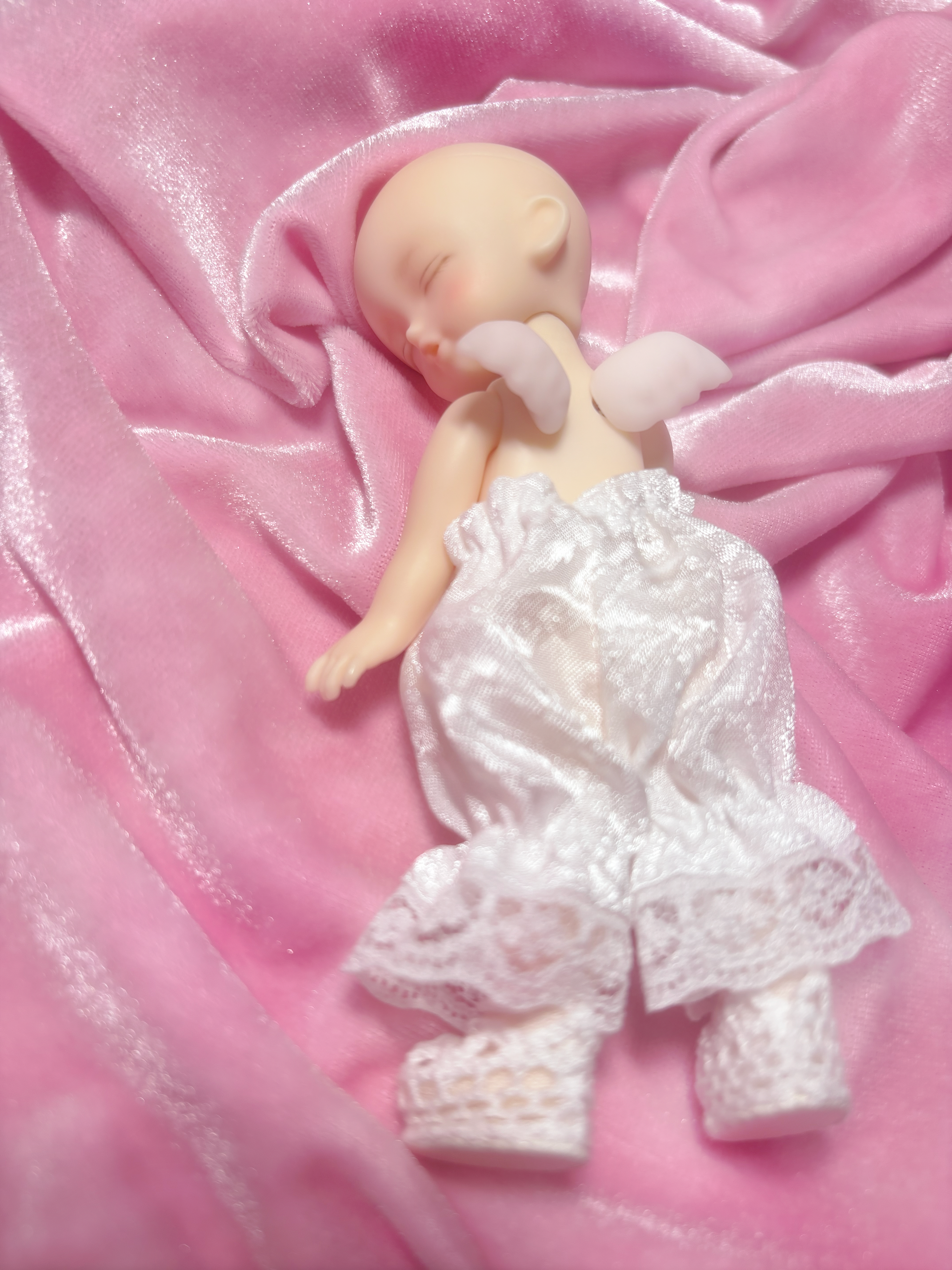 Sleeping face Volks Rei-Tenshi BJD ball jointed doll with visible wings