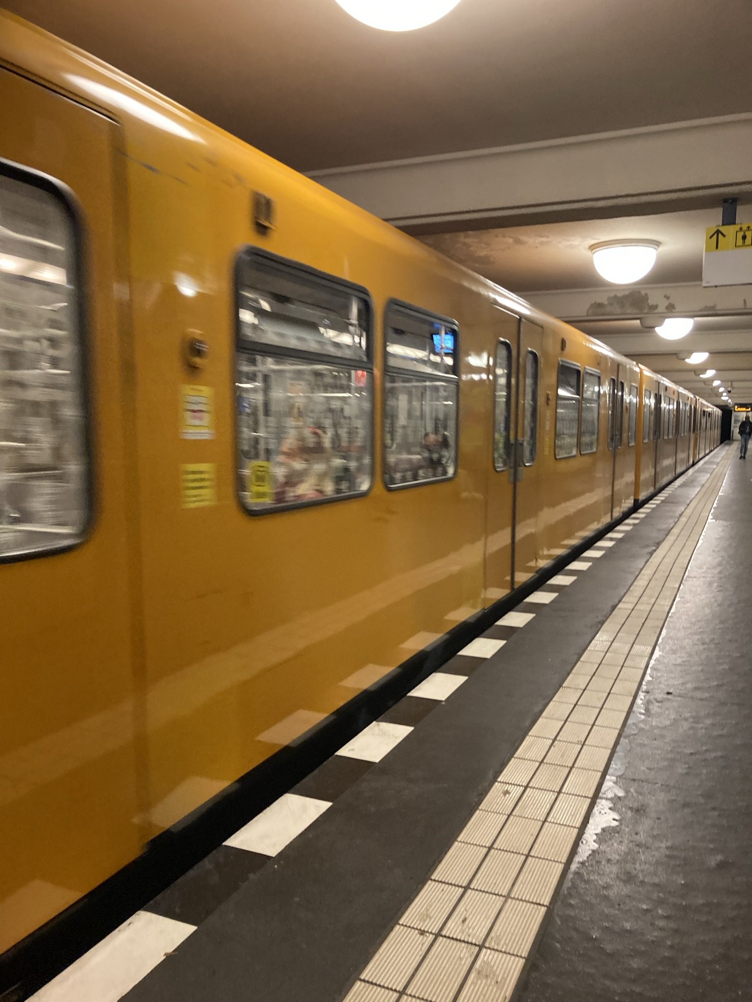 U-Bahnhof Neukðlln, BERLIN