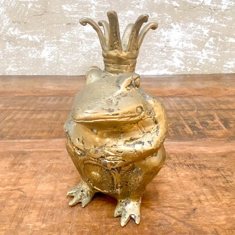 marigold-interiors-brass-frog-crown.jpg