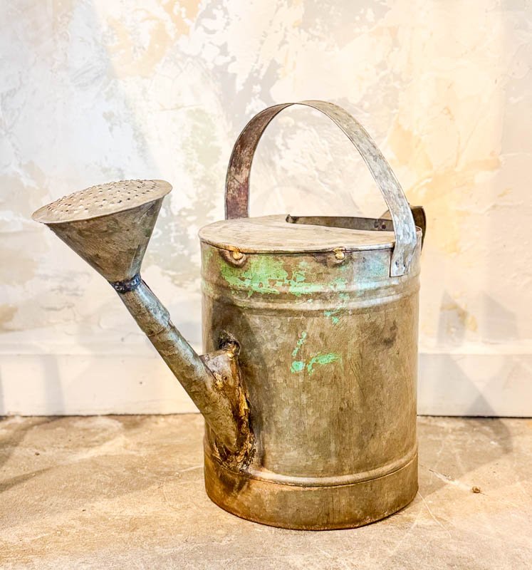 marigold-interiors-vintage-tin-watering can.jpg