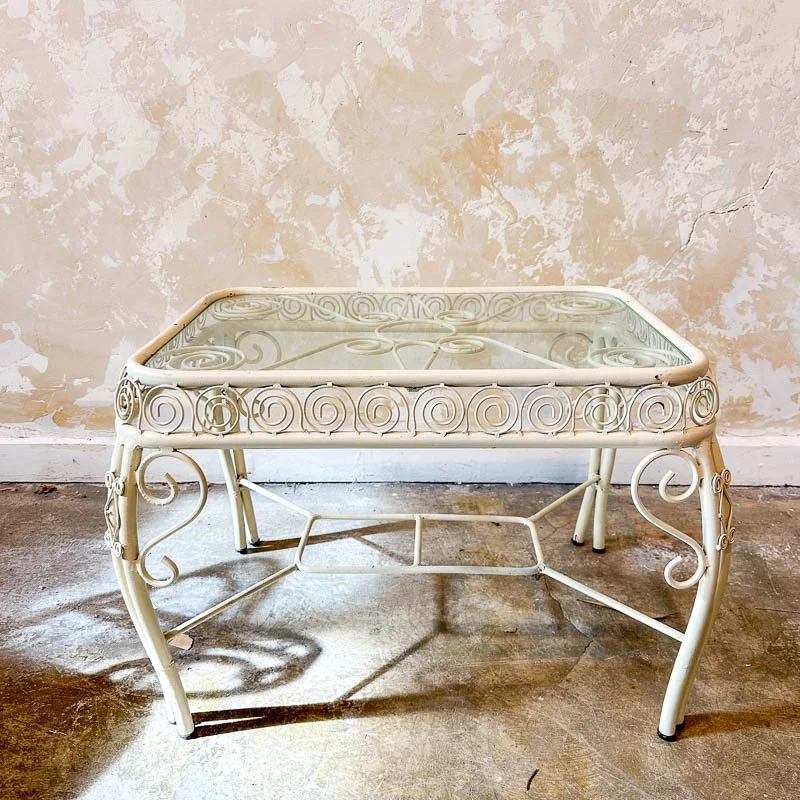 marigold-interiors-vintage-iron-patio-set-3-piece.jpg